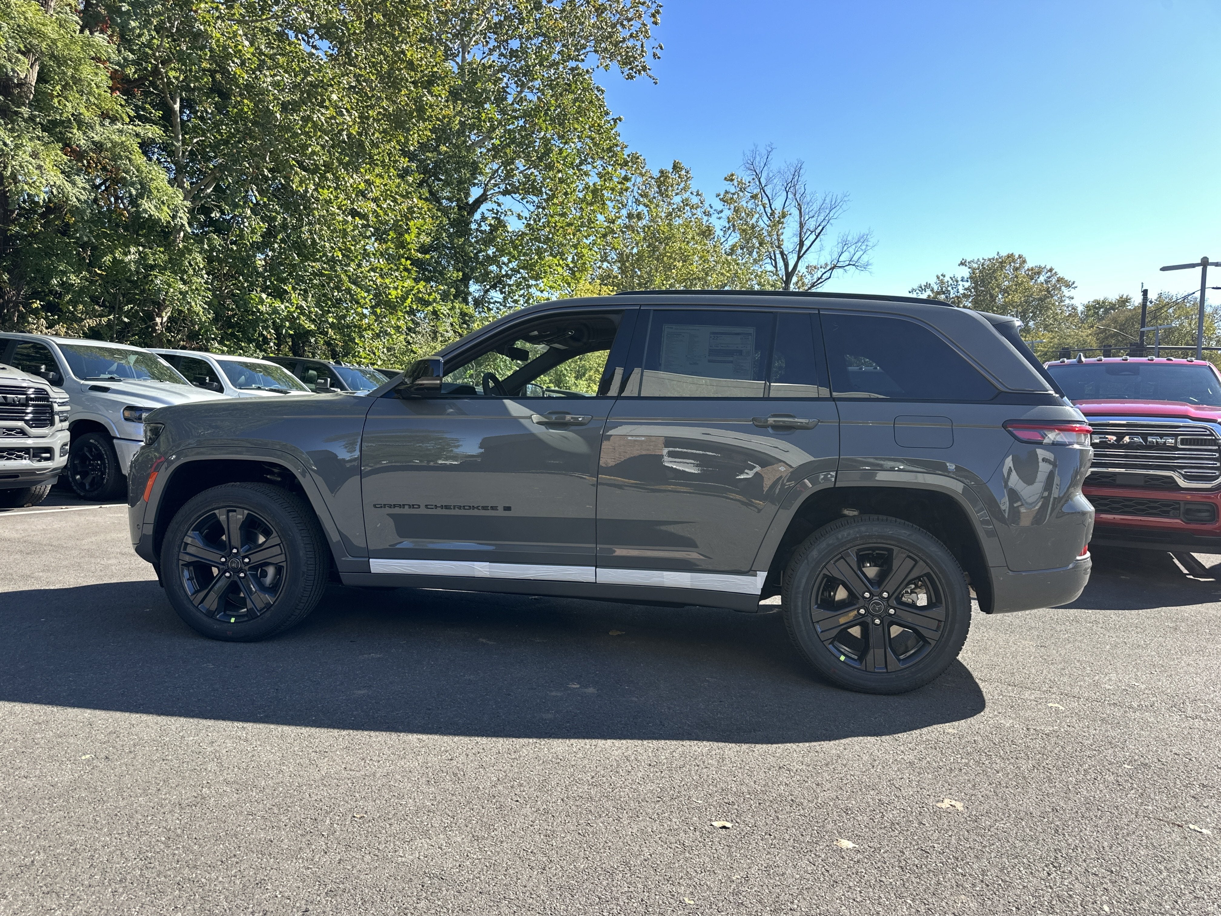 2027 Jeep Grand Cherokee Limited Reserve