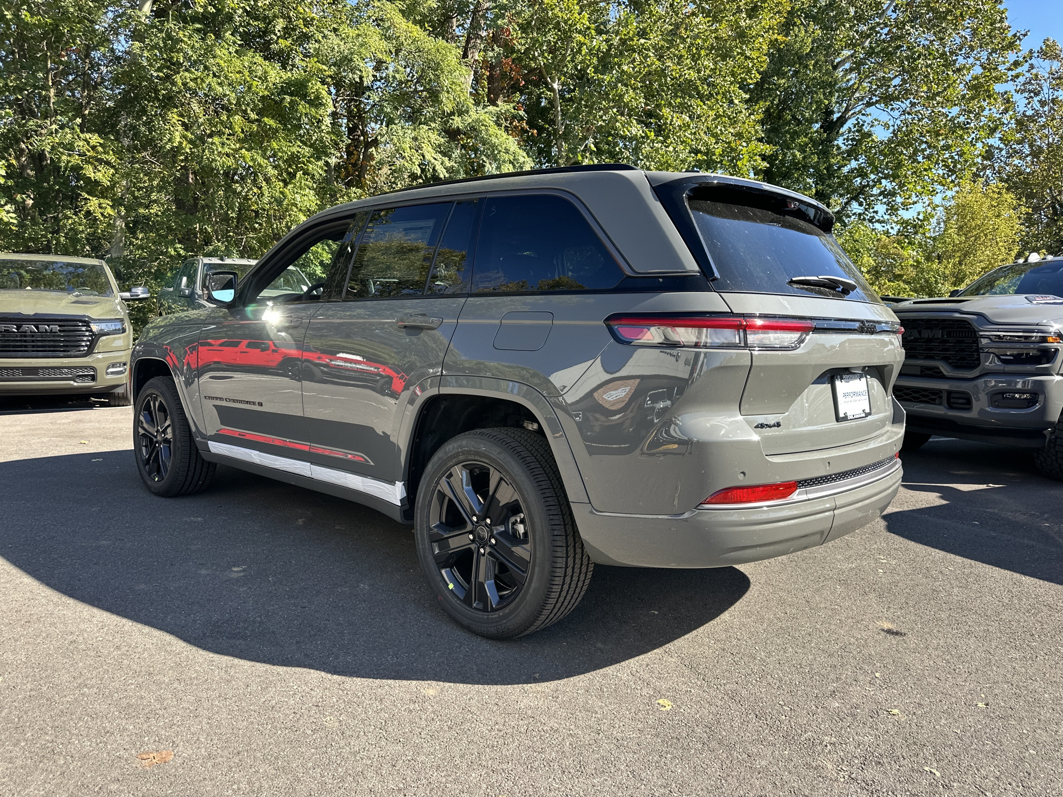 2027 Jeep Grand Cherokee Limited Reserve