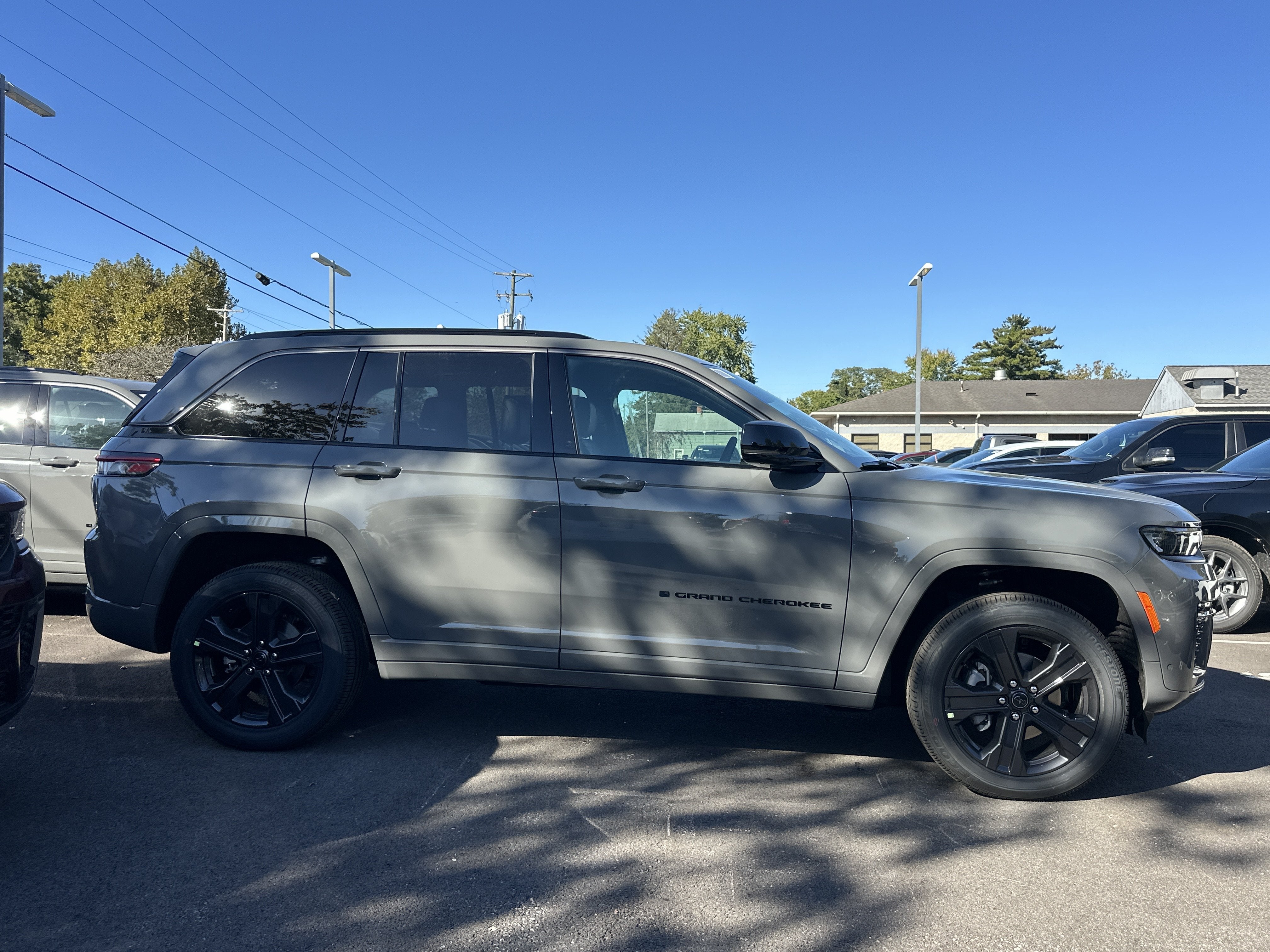 2027 Jeep Grand Cherokee Limited Reserve