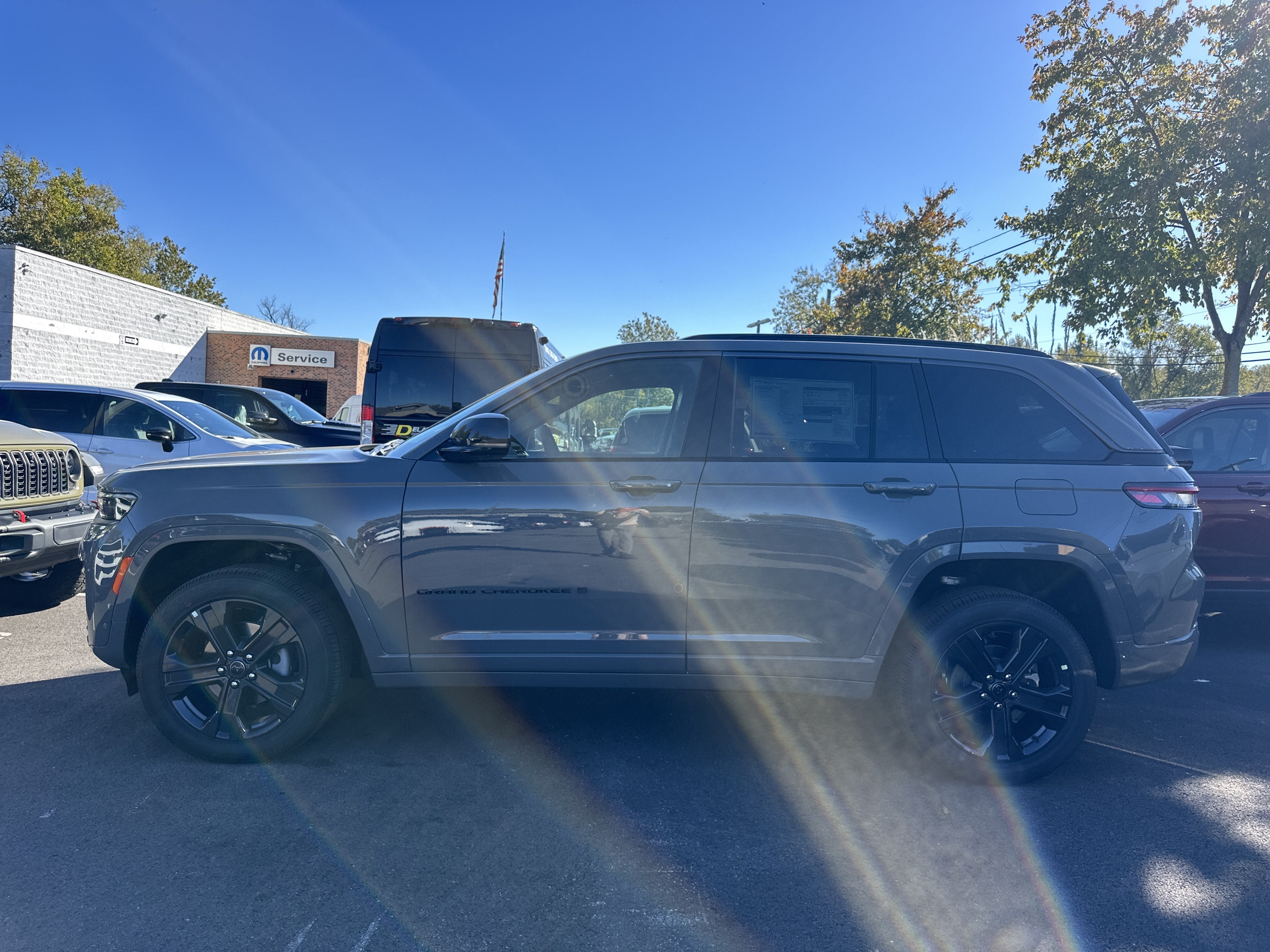 2027 Jeep Grand Cherokee Limited Reserve