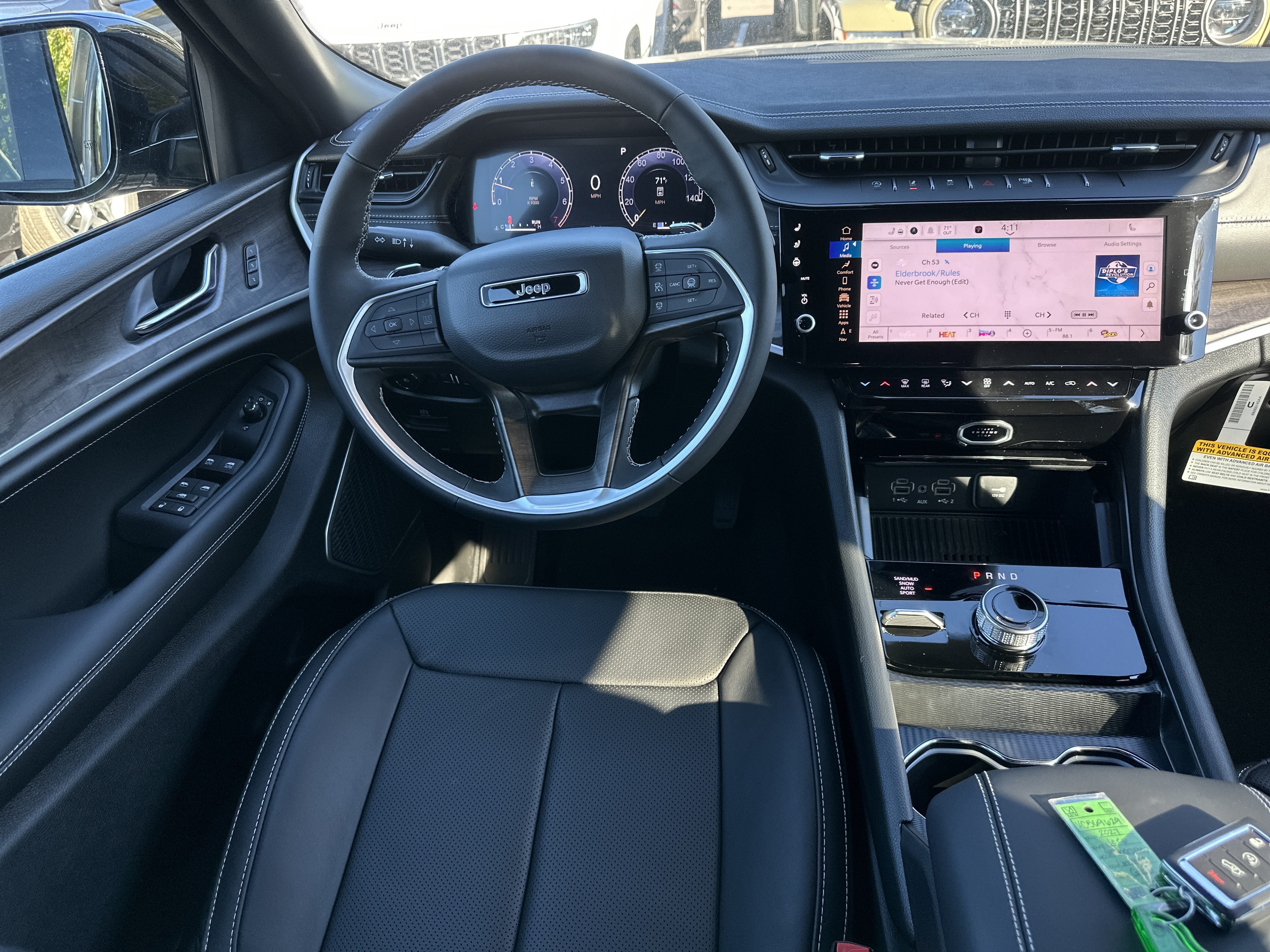 2027 Jeep Grand Cherokee Limited Reserve