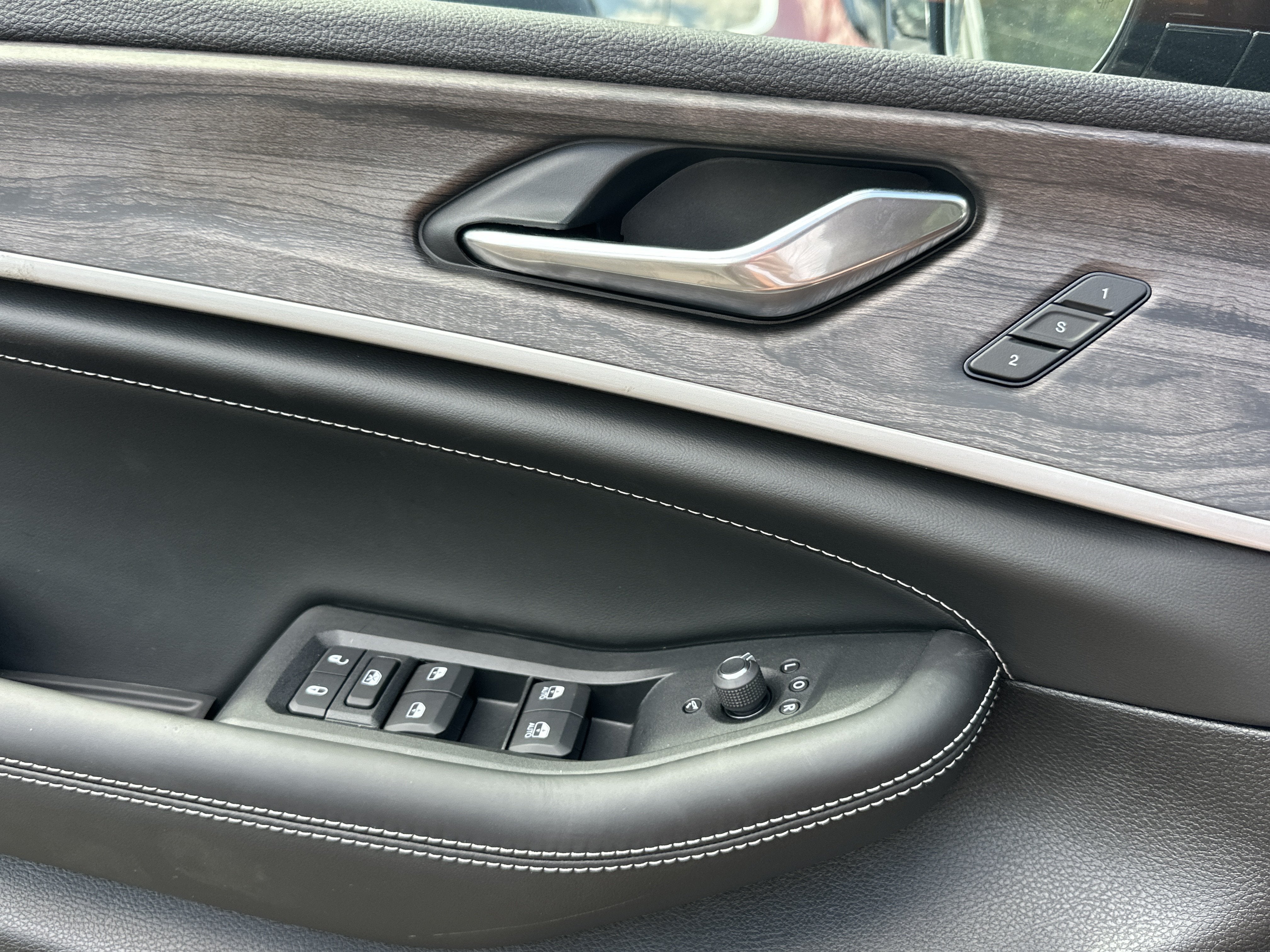 2027 Jeep Grand Cherokee Limited Reserve