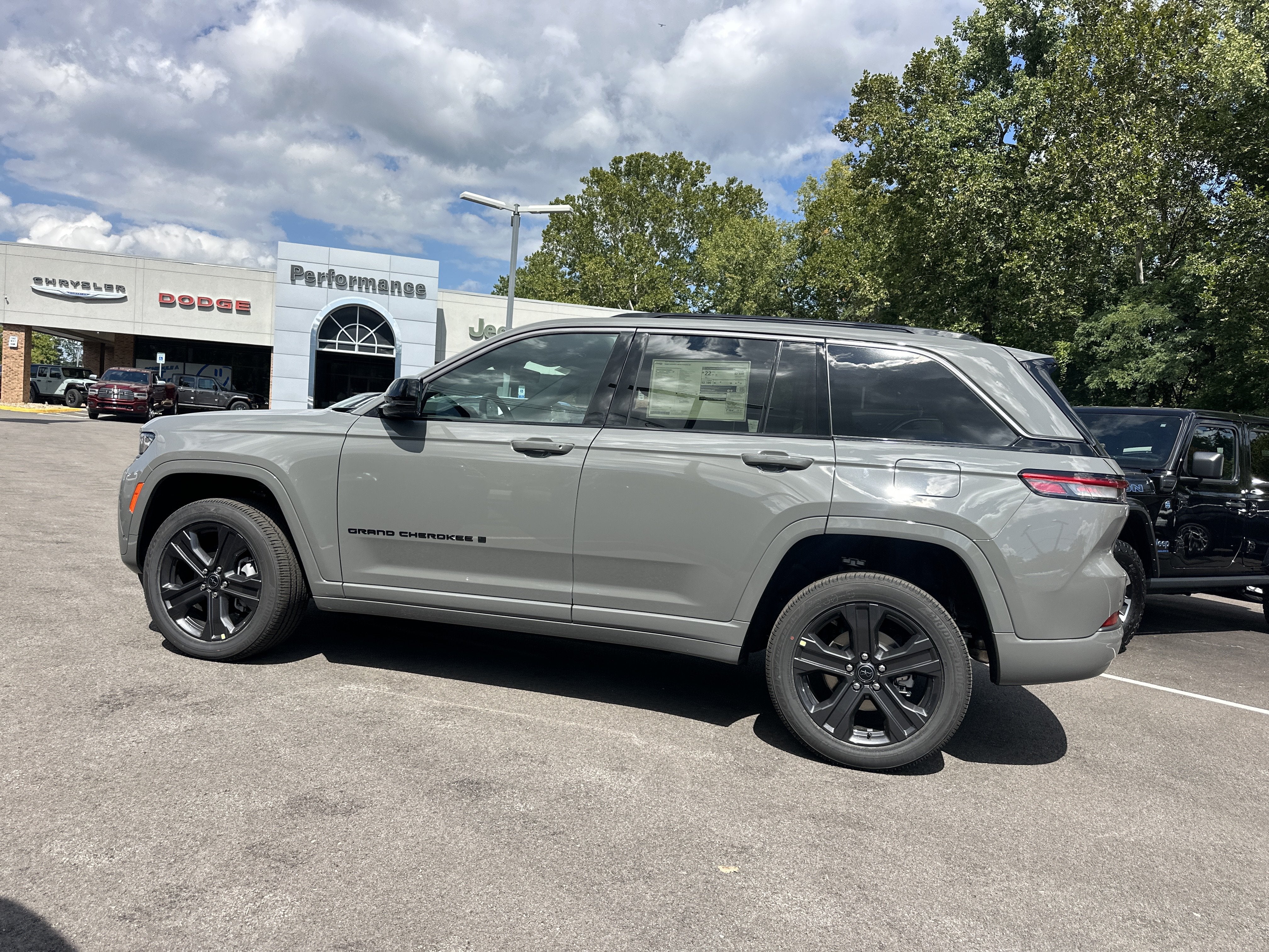 2027 Jeep Grand Cherokee Limited Reserve