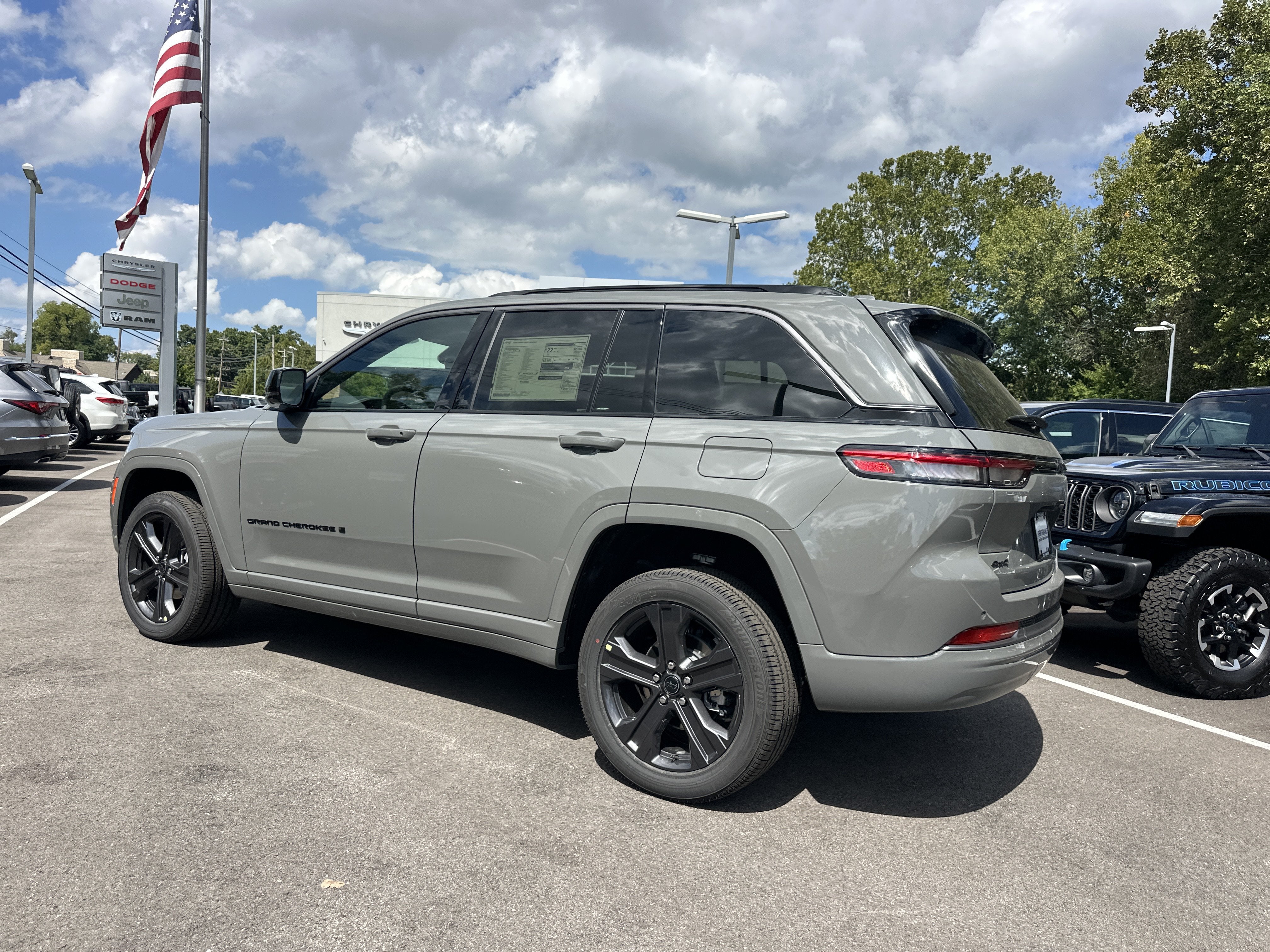 2027 Jeep Grand Cherokee Limited Reserve
