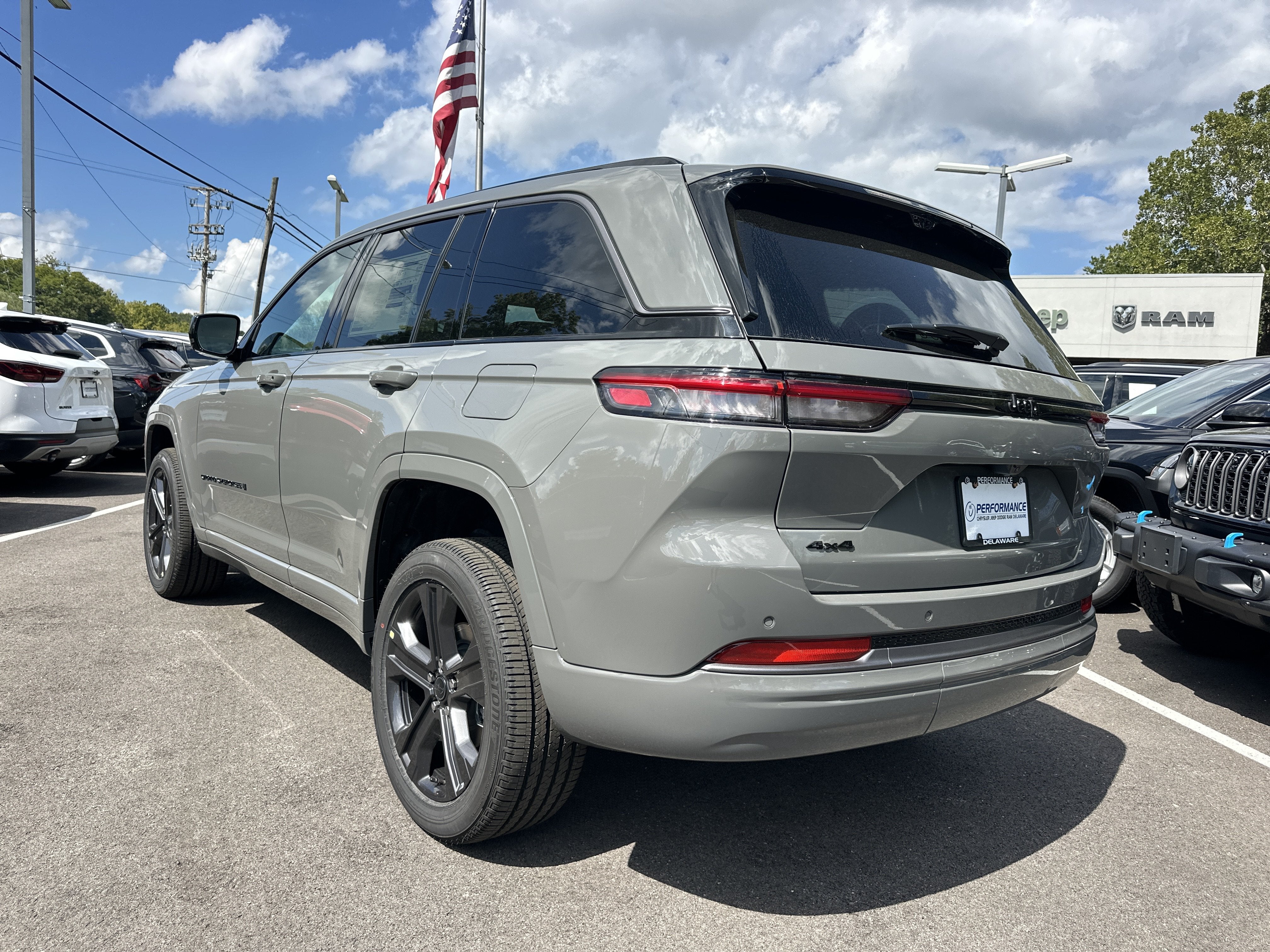 2027 Jeep Grand Cherokee Limited Reserve