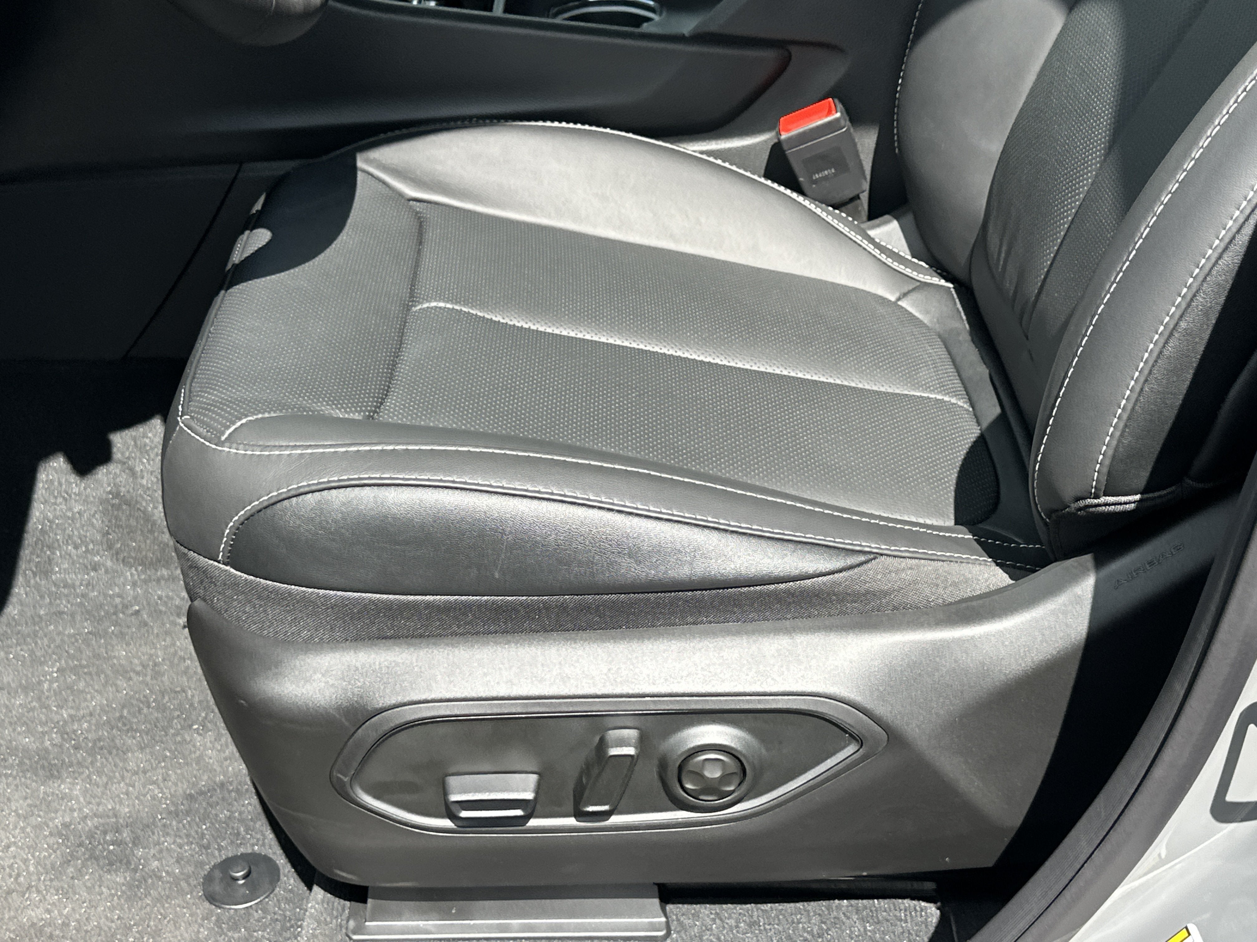 2027 Jeep Grand Cherokee Limited Reserve