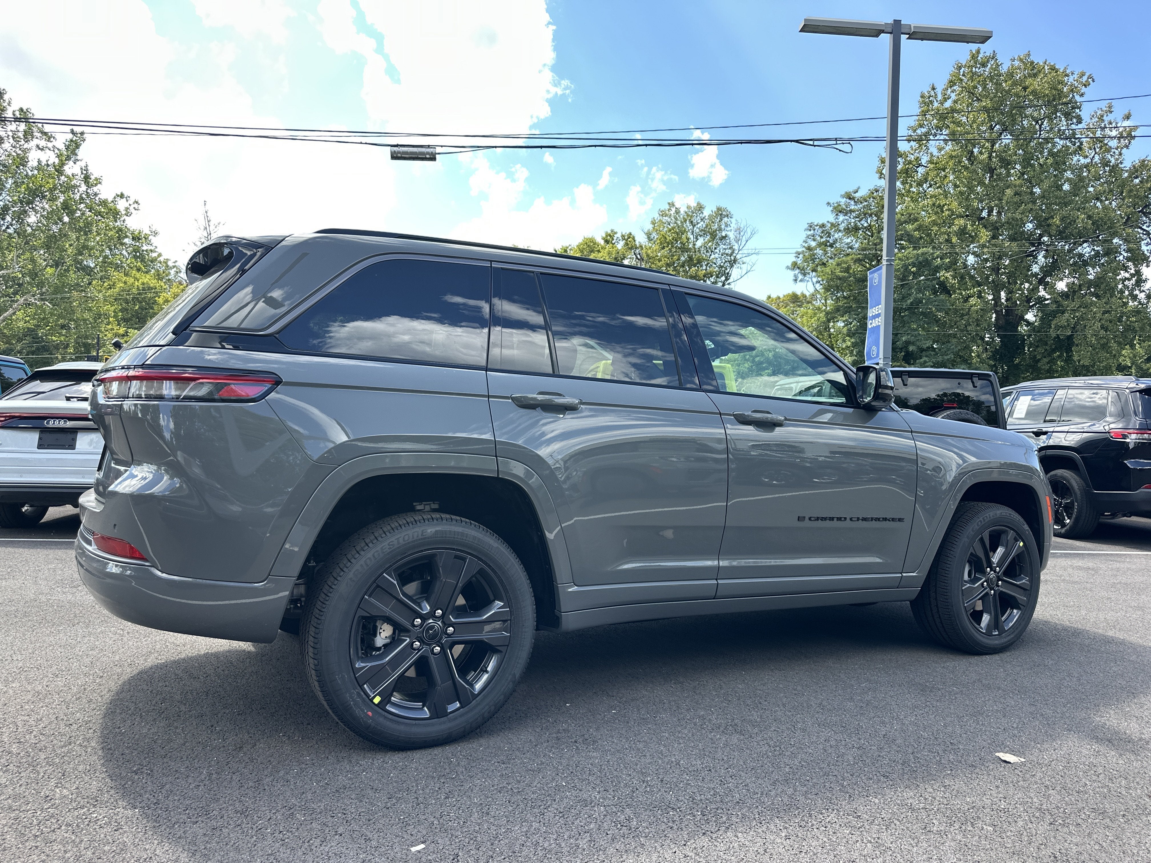 2027 Jeep Grand Cherokee Limited Reserve
