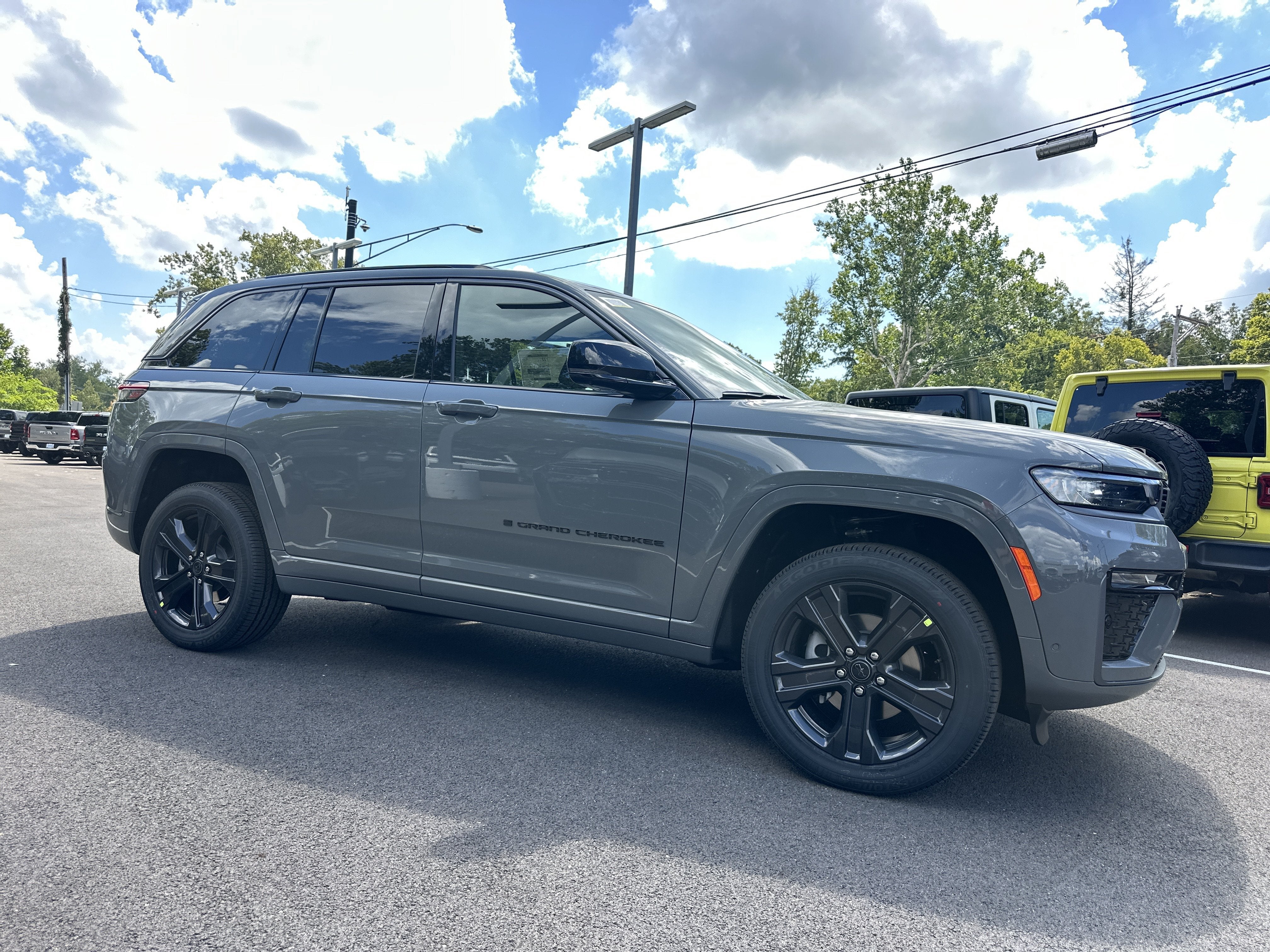 2027 Jeep Grand Cherokee Limited Reserve