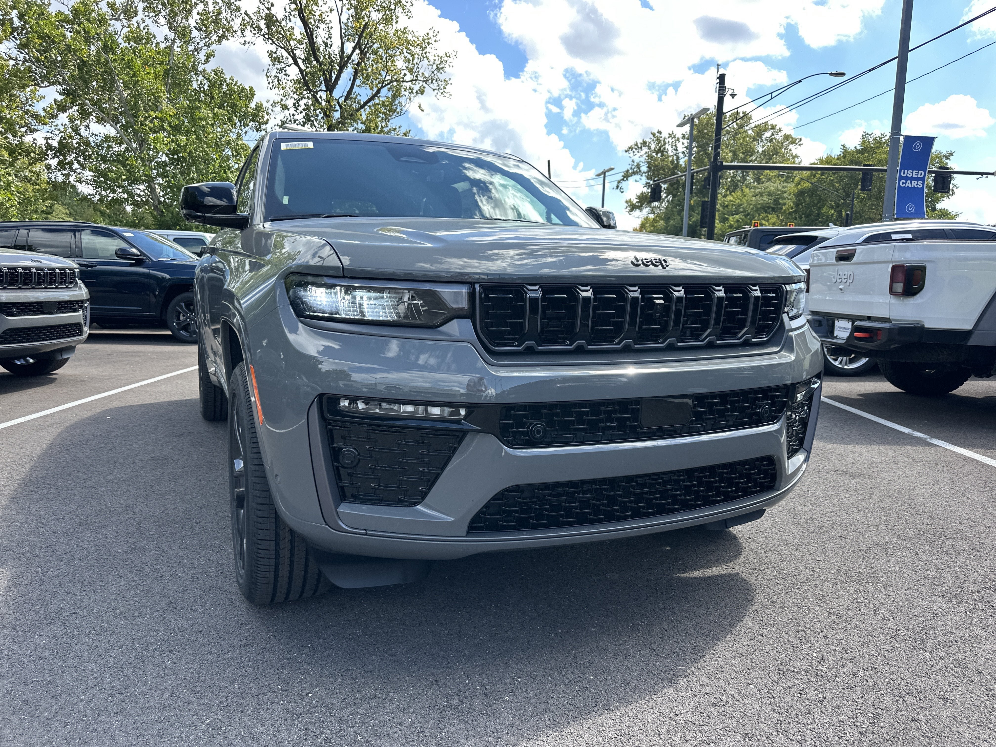 2027 Jeep Grand Cherokee Limited Reserve