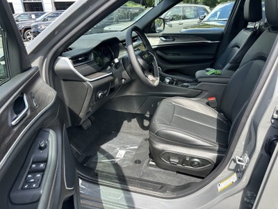 2027 Jeep Grand Cherokee Limited Reserve