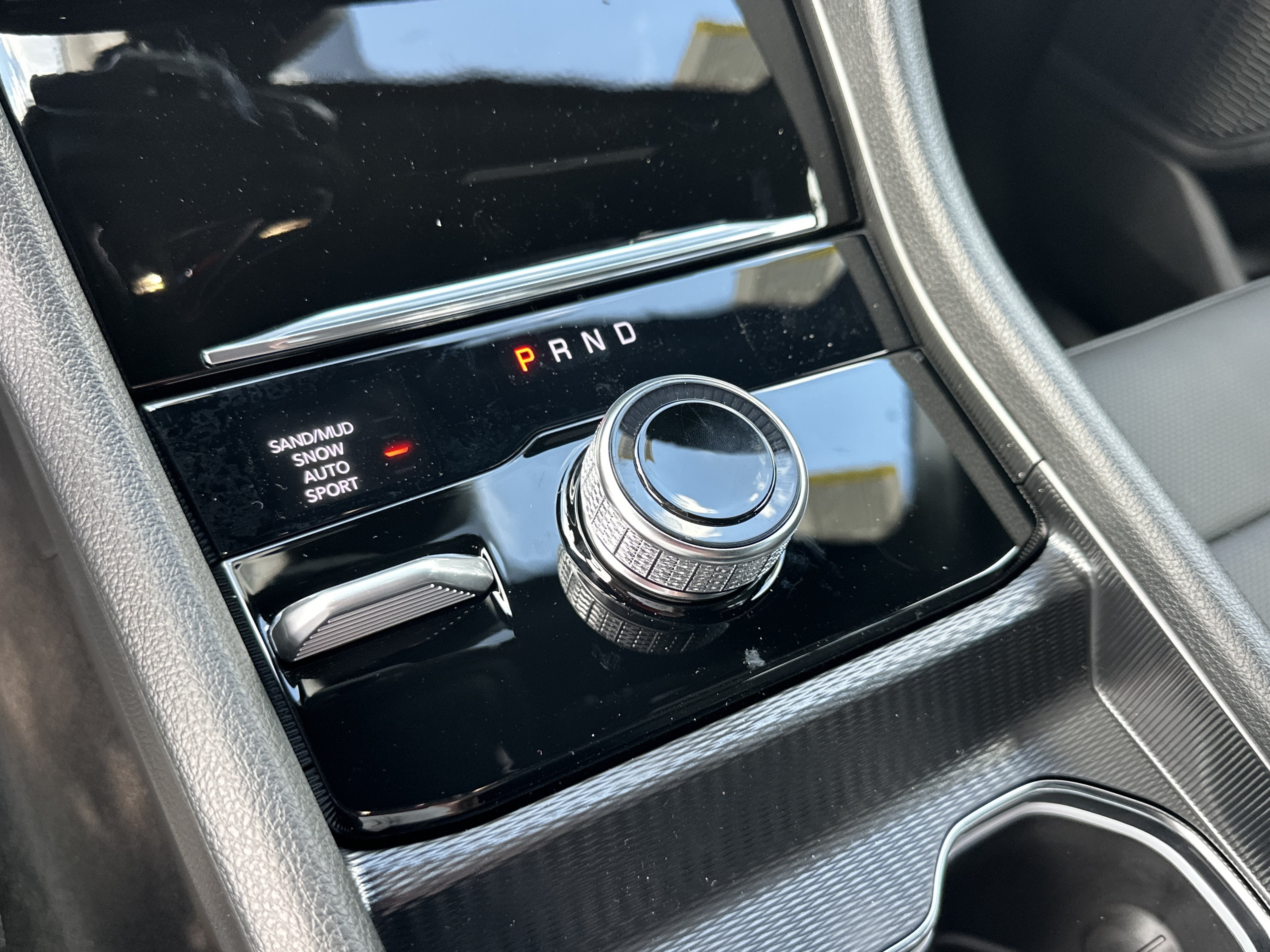 2027 Jeep Grand Cherokee Base