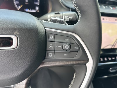 2027 Jeep Grand Cherokee Base