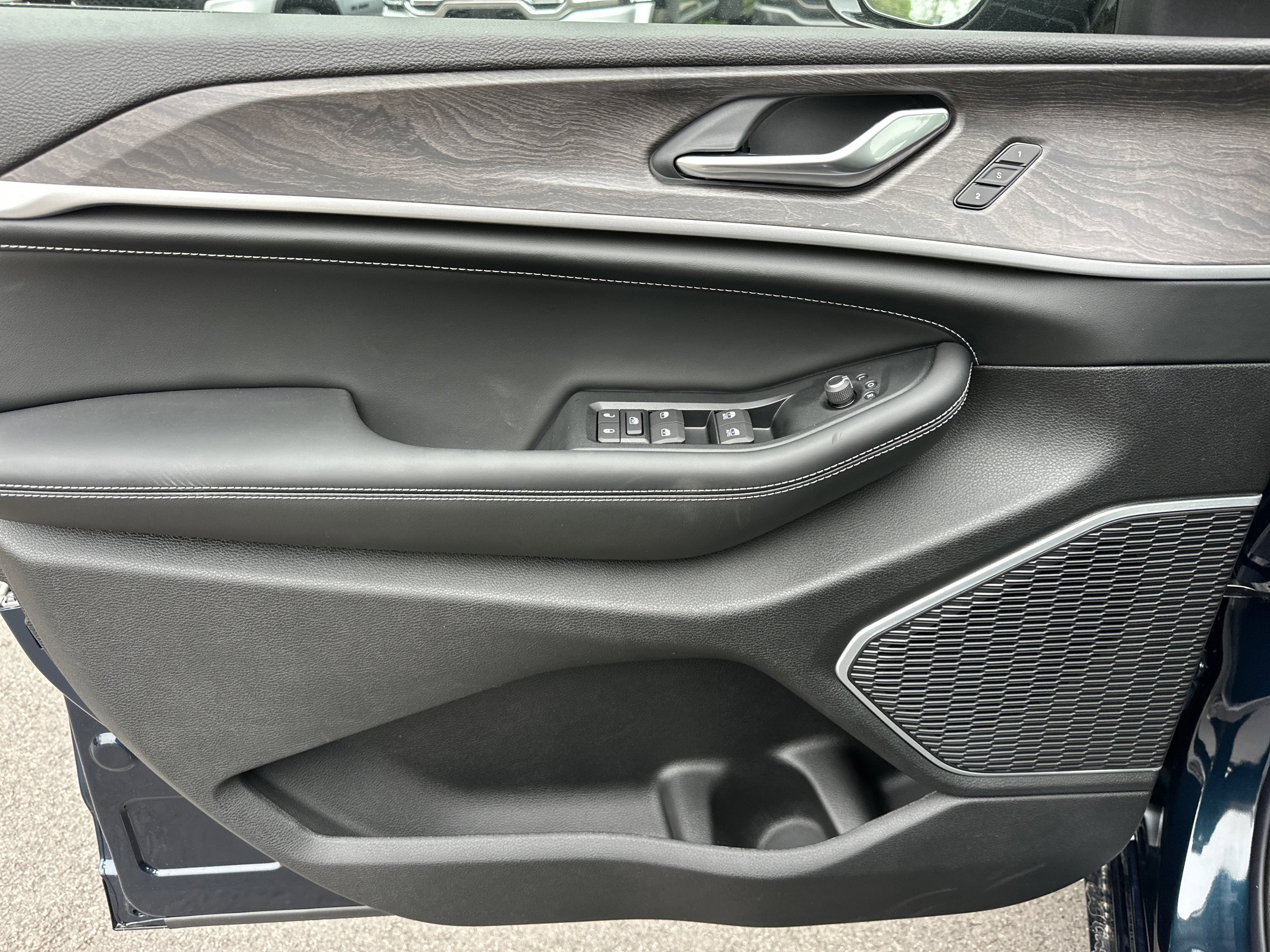 2026 Jeep Grand Cherokee Limited Reserve