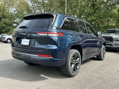 2027 Jeep Grand Cherokee Base