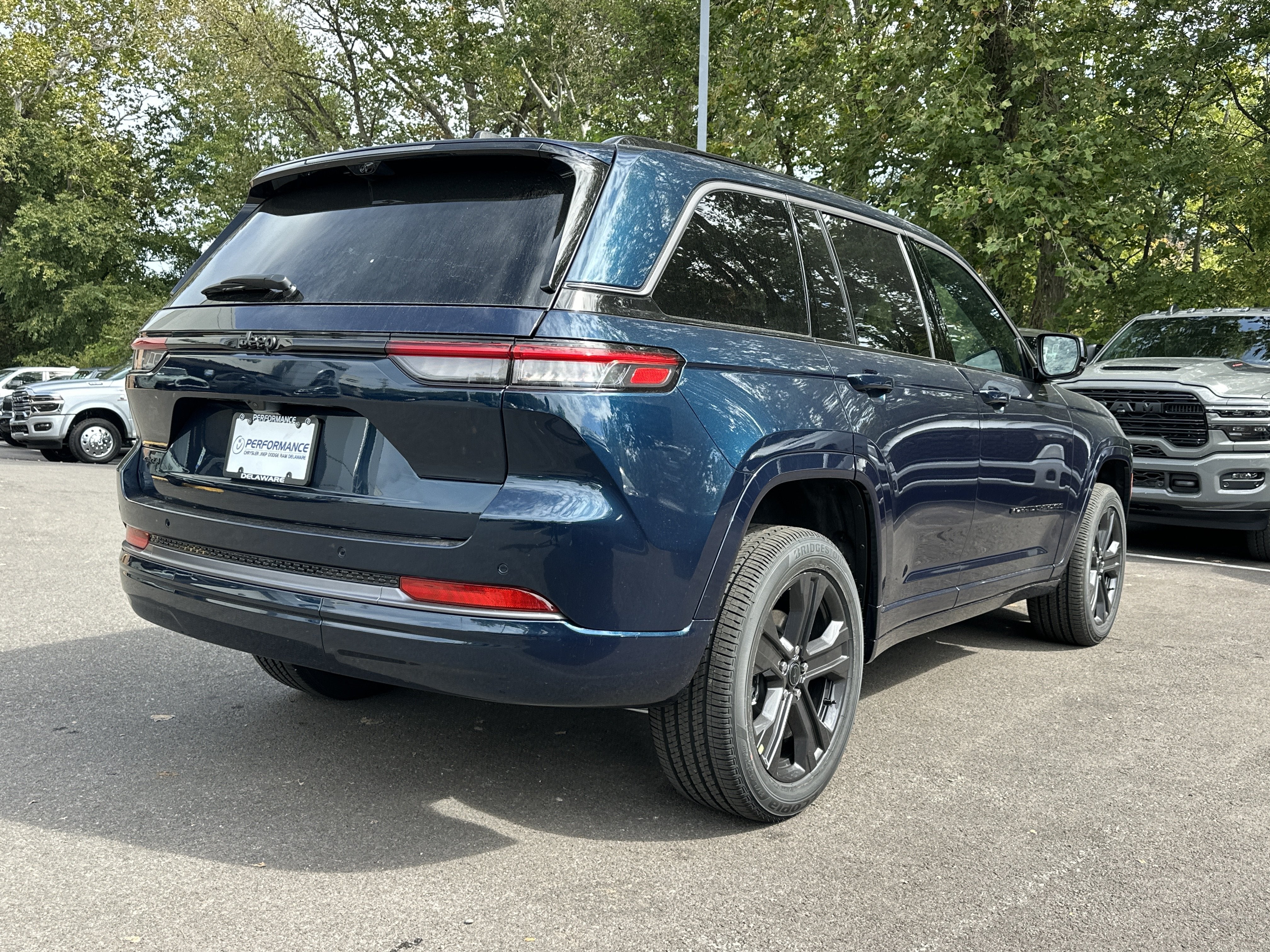 2027 Jeep Grand Cherokee Base