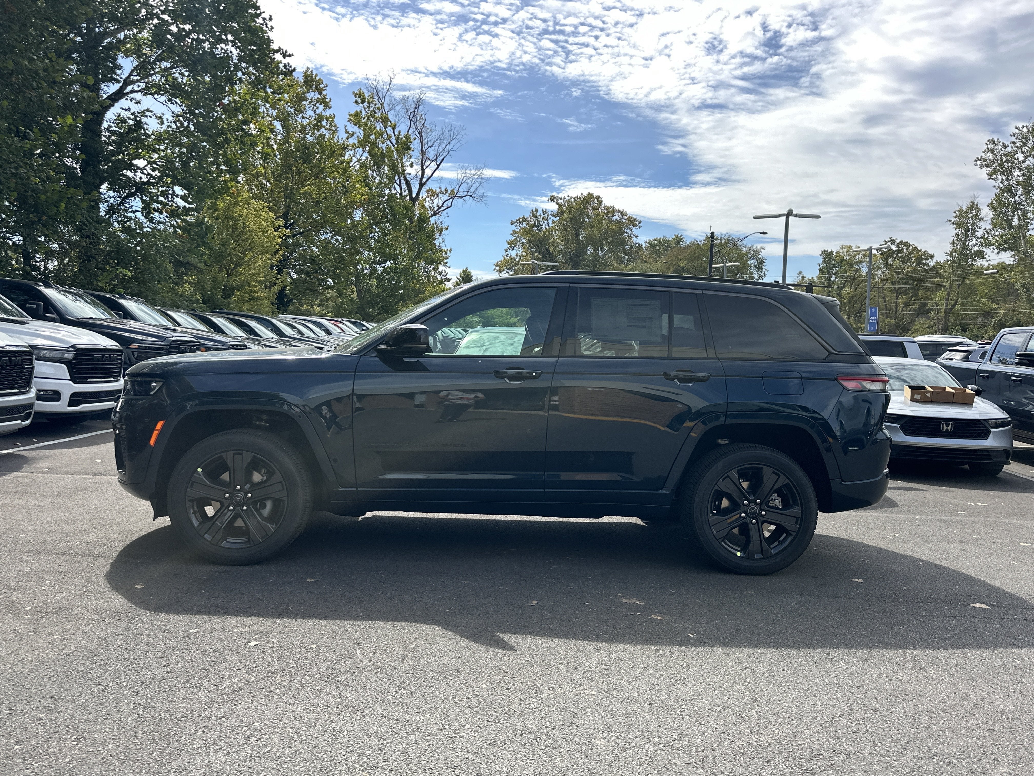 2027 Jeep Grand Cherokee Limited Reserve