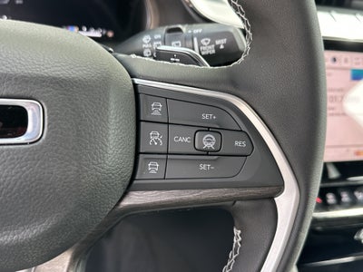 2027 Jeep Grand Cherokee Base