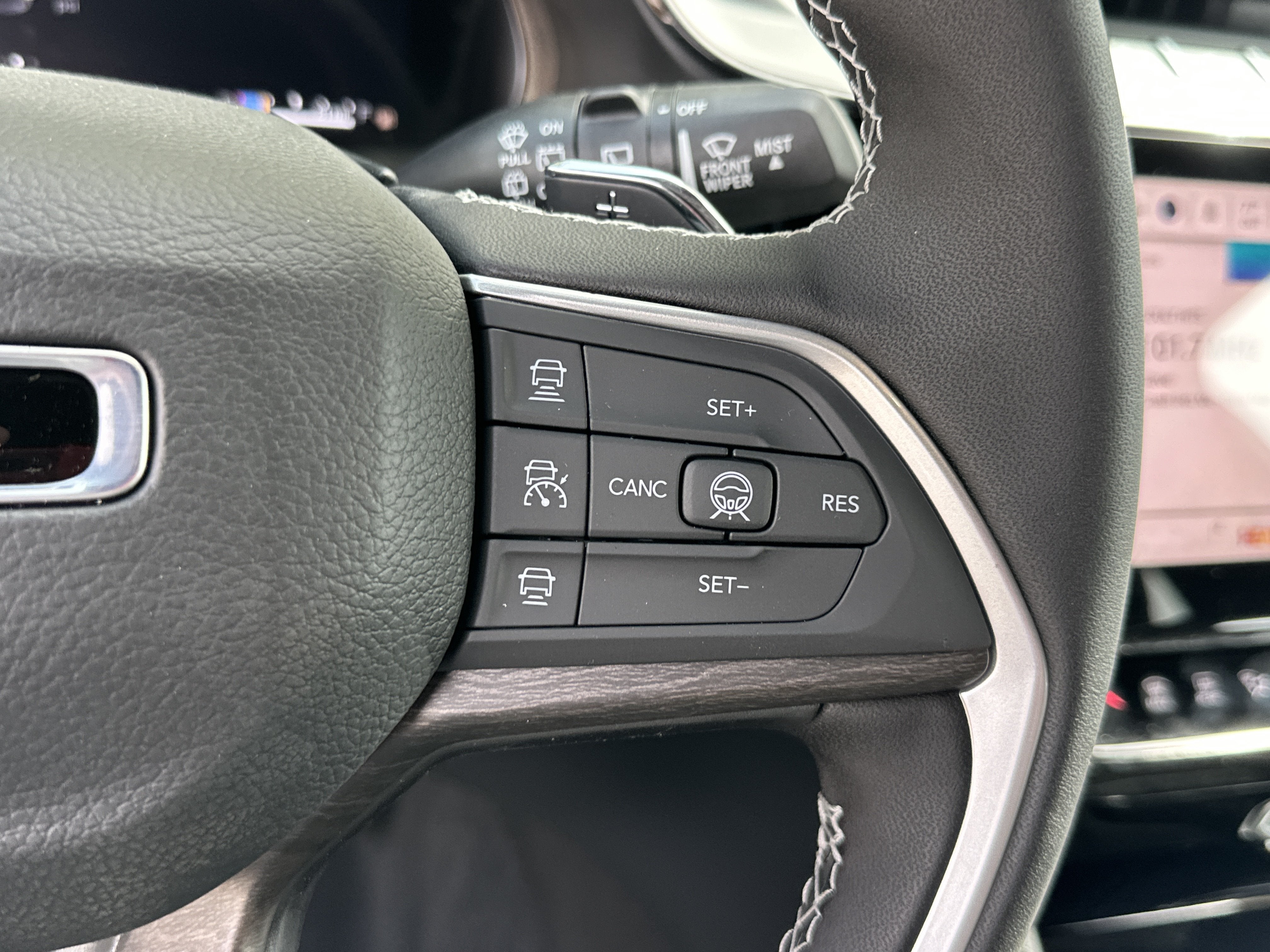 2027 Jeep Grand Cherokee Base
