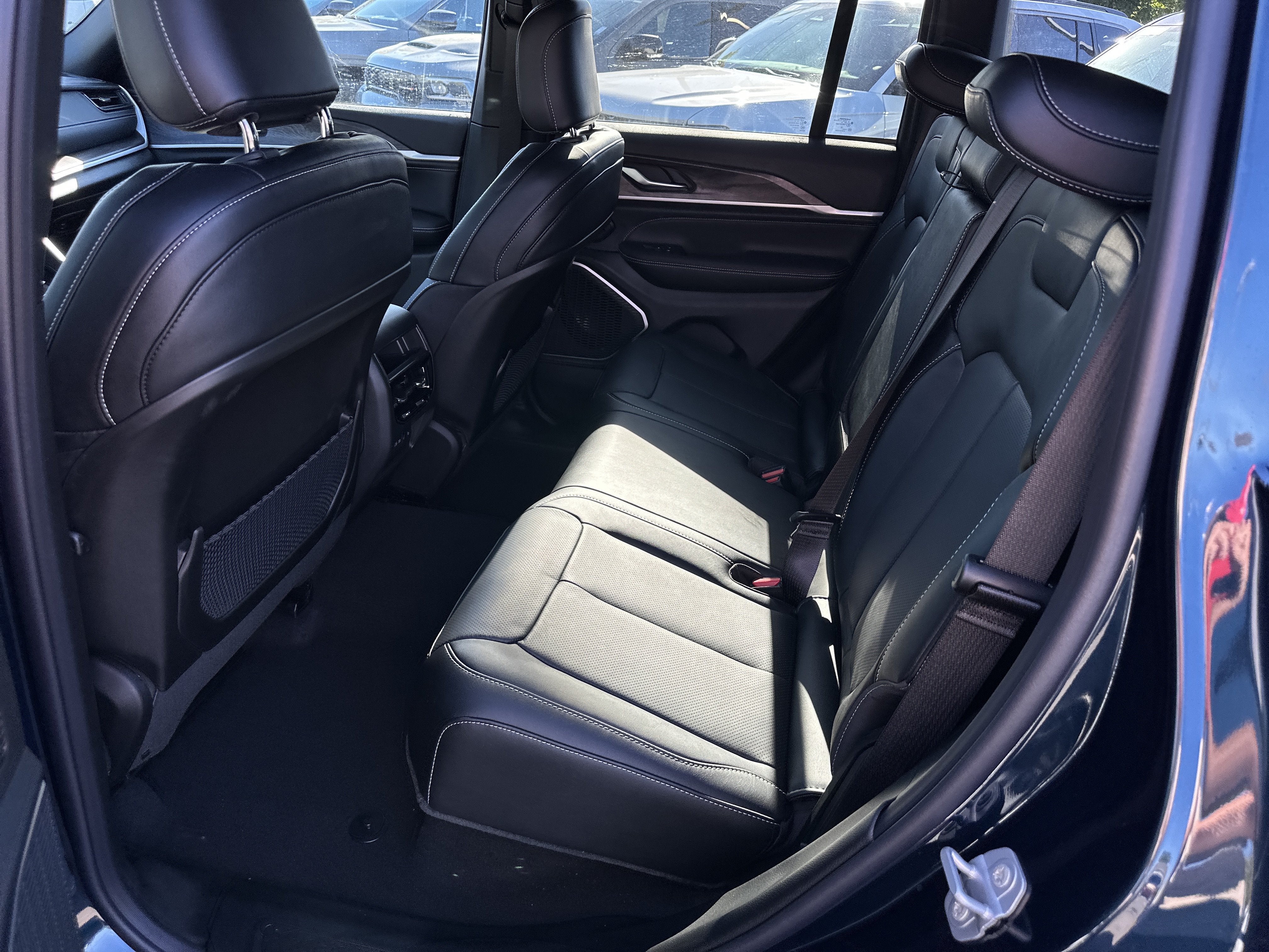 2027 Jeep Grand Cherokee Limited Reserve