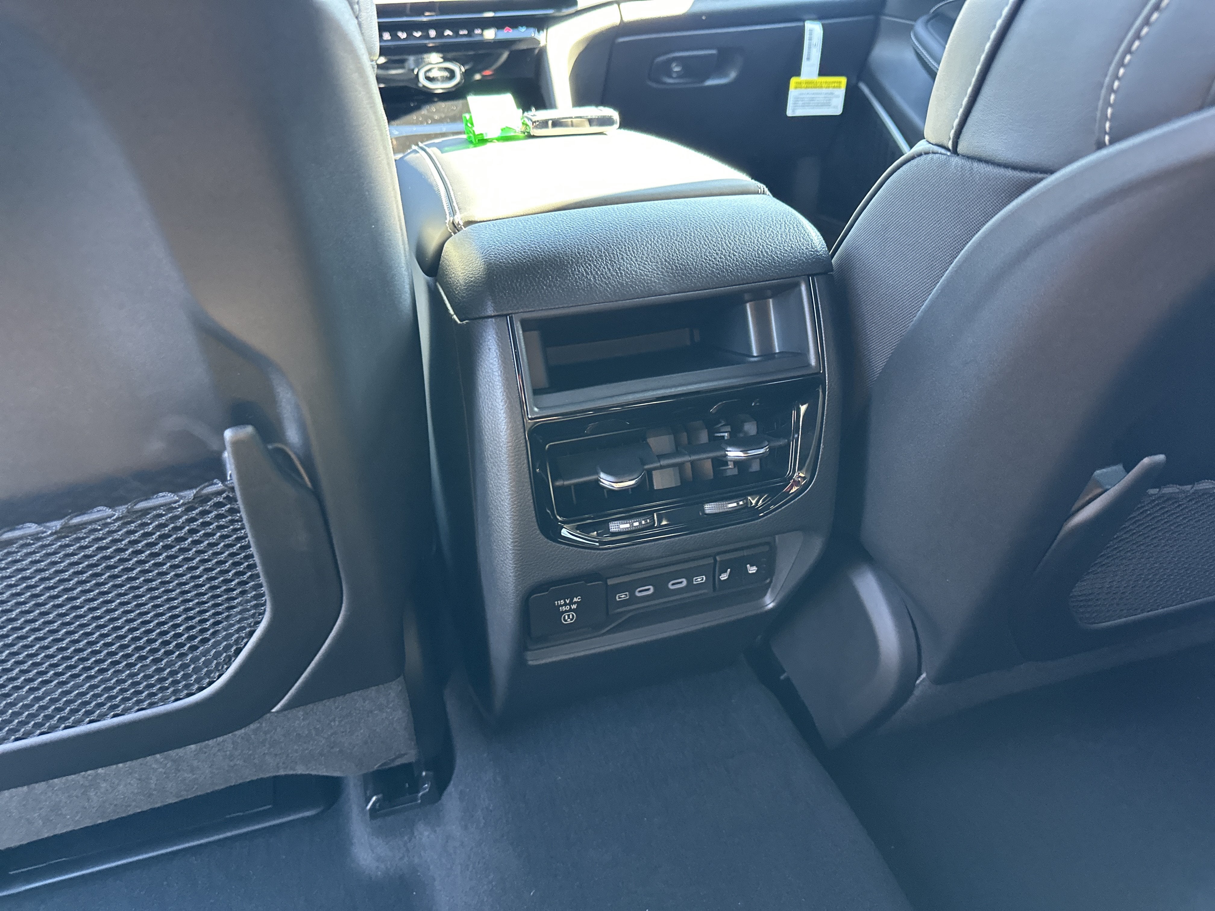 2027 Jeep Grand Cherokee Limited Reserve