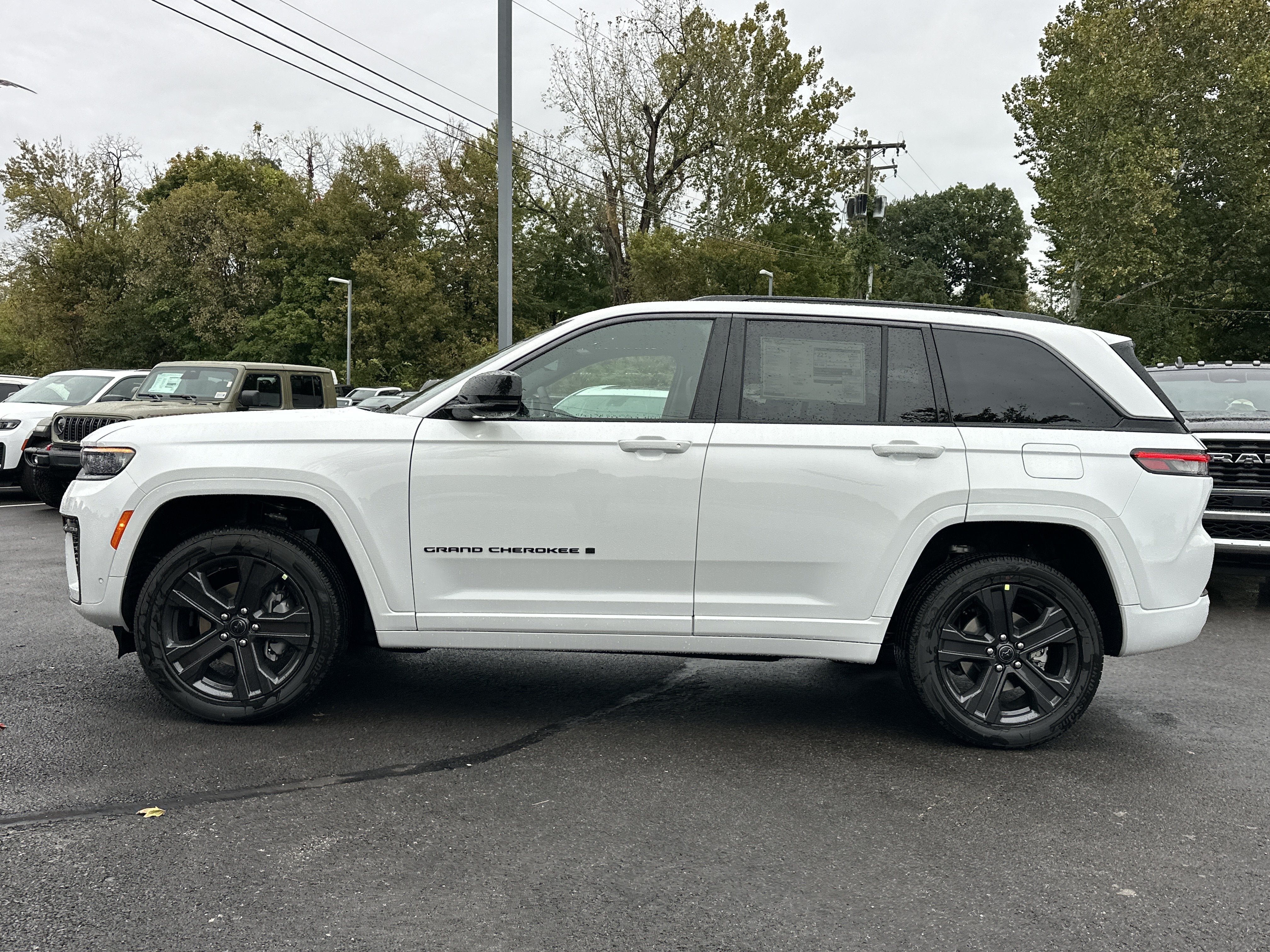 2027 Jeep Grand Cherokee Limited Reserve