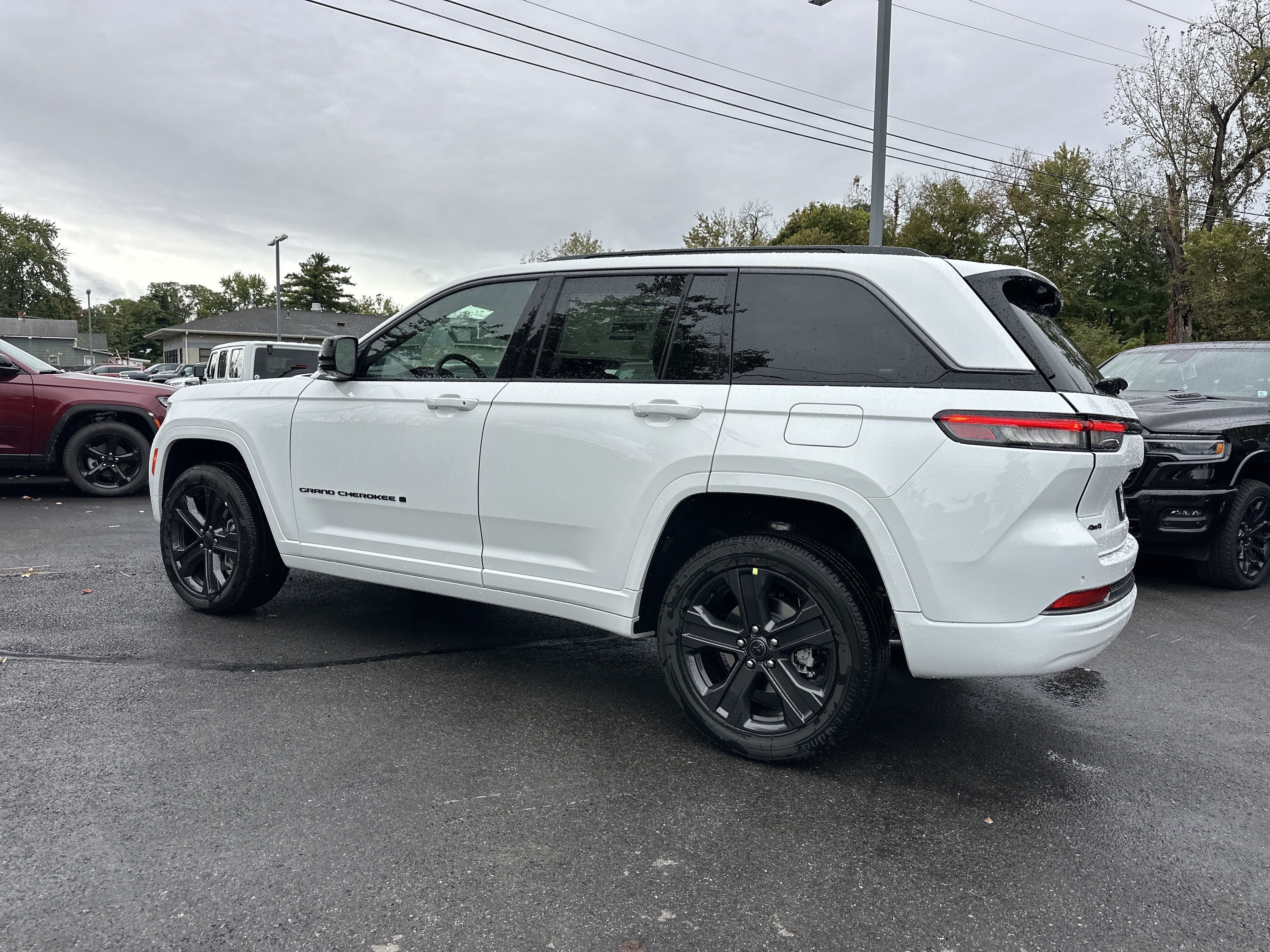 2027 Jeep Grand Cherokee Limited Reserve