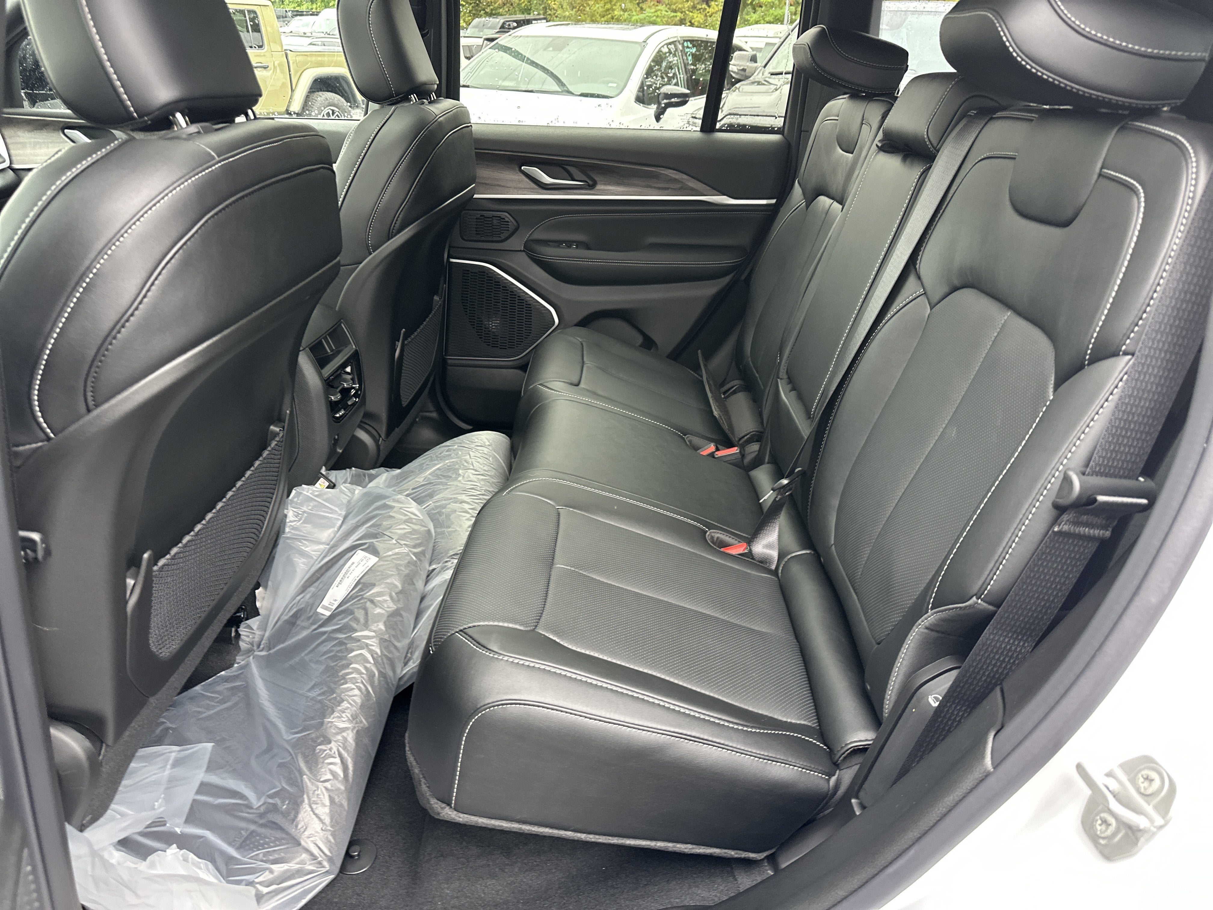 2027 Jeep Grand Cherokee Limited Reserve