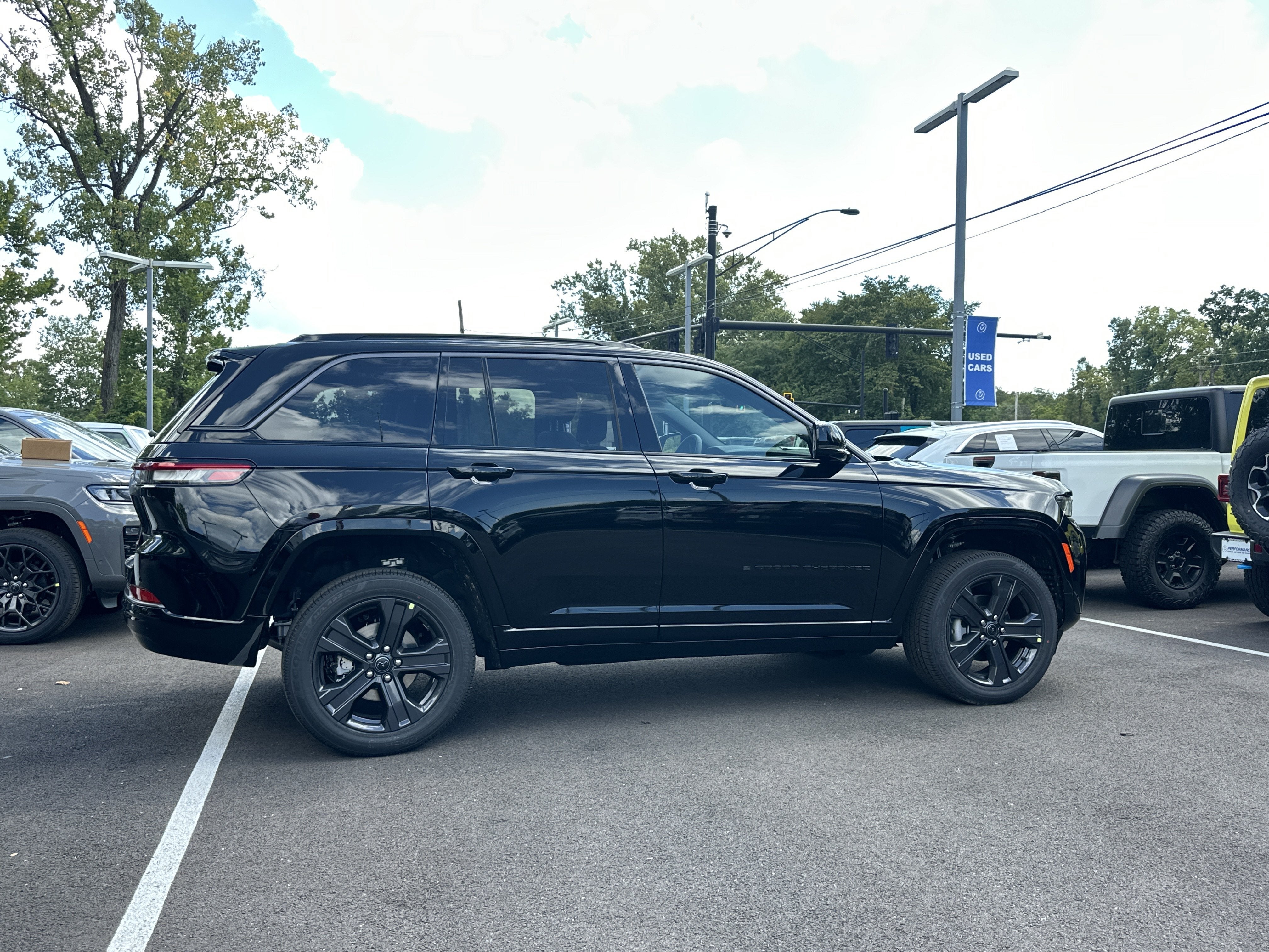 2027 Jeep Grand Cherokee Limited Reserve
