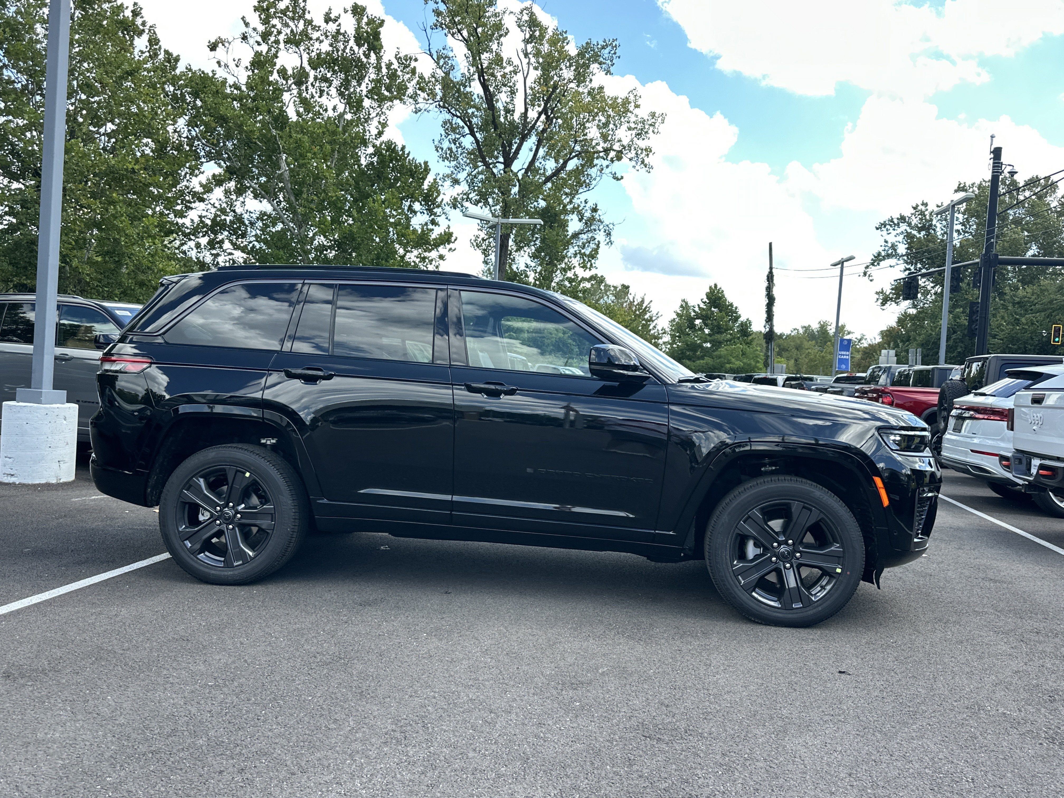 2027 Jeep Grand Cherokee Limited Reserve