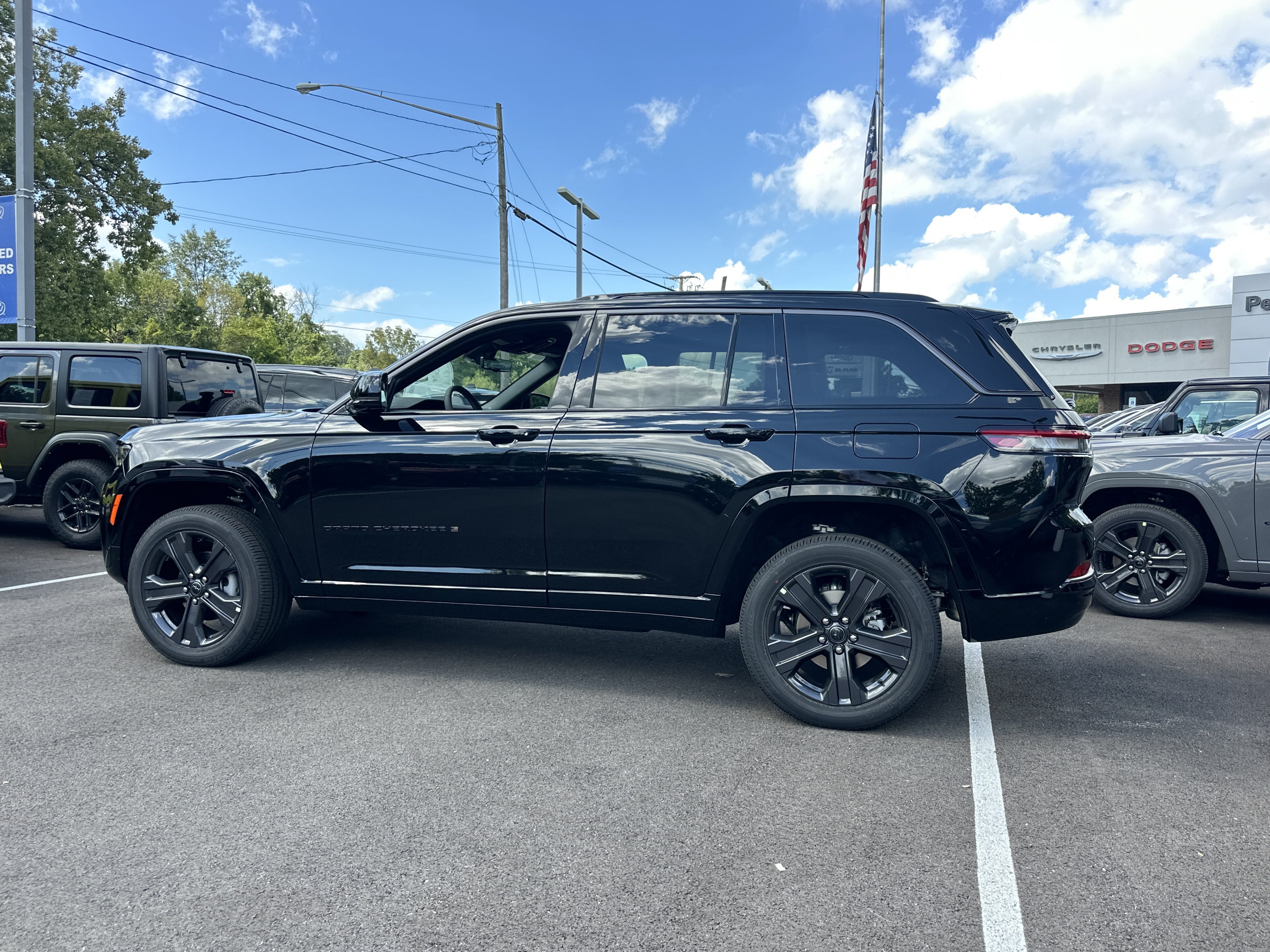 2027 Jeep Grand Cherokee Limited Reserve