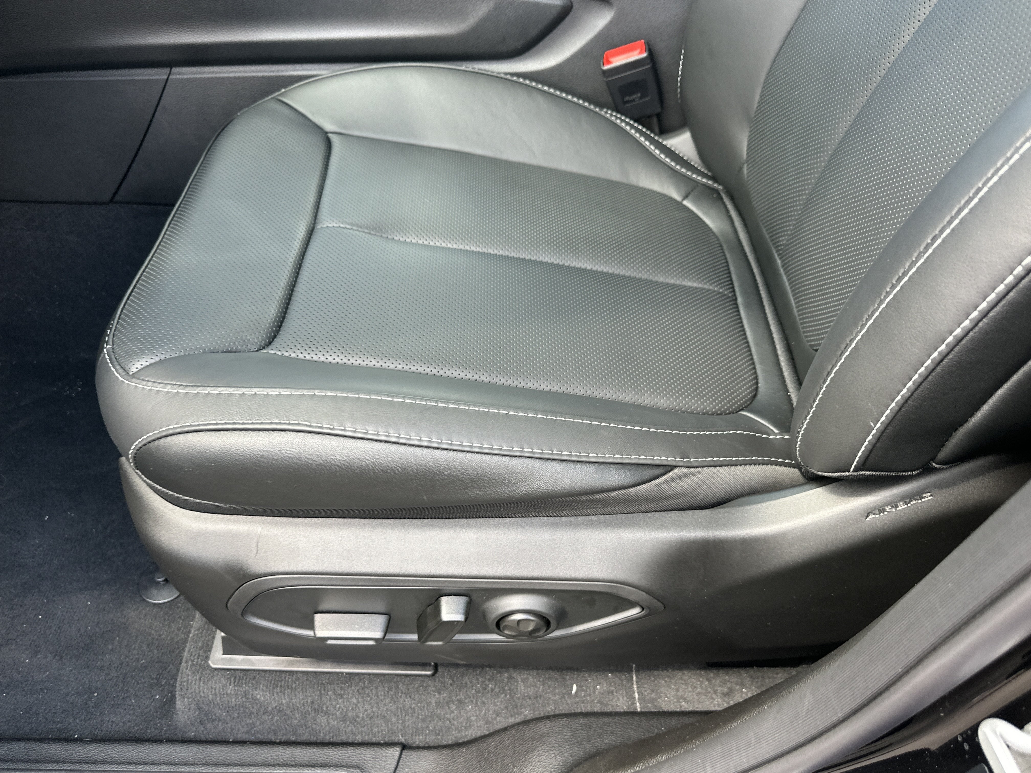 2027 Jeep Grand Cherokee Limited Reserve