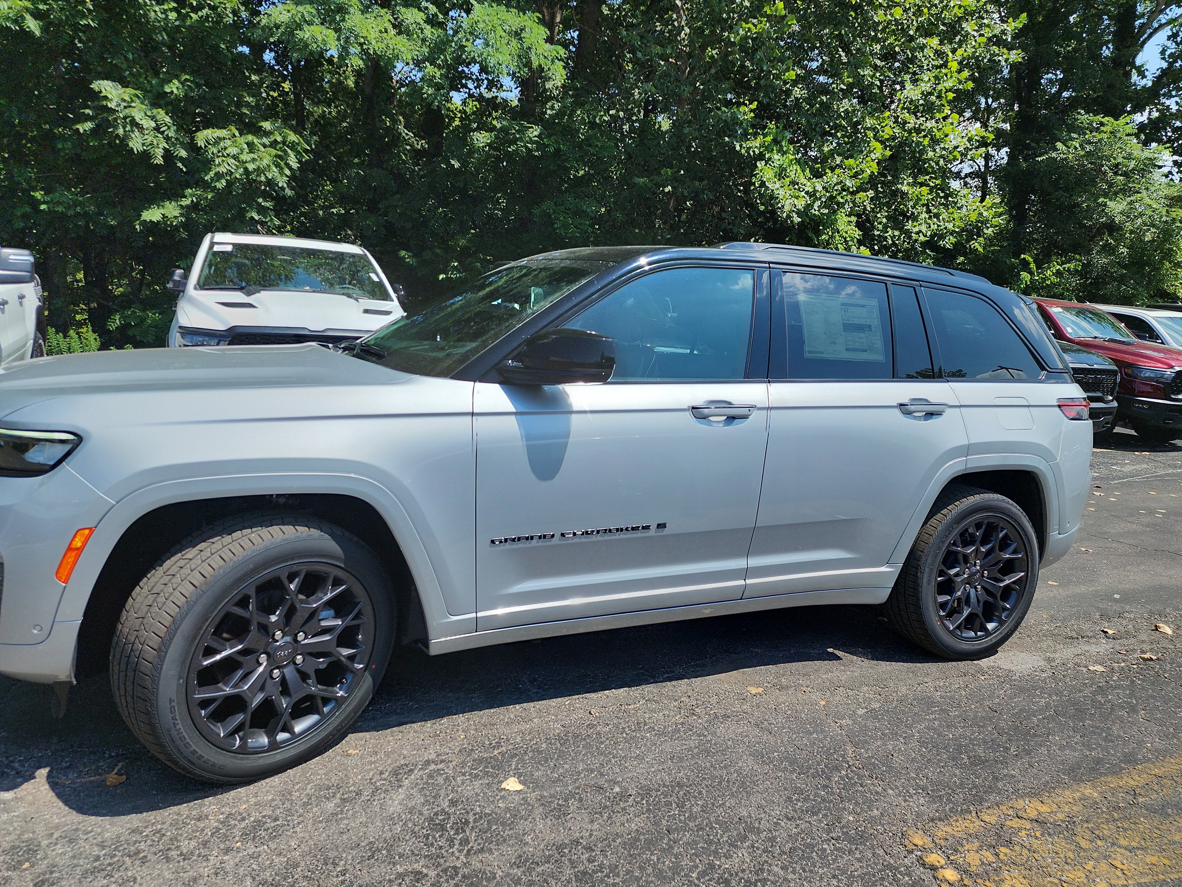 2025 Jeep Grand Cherokee Summit