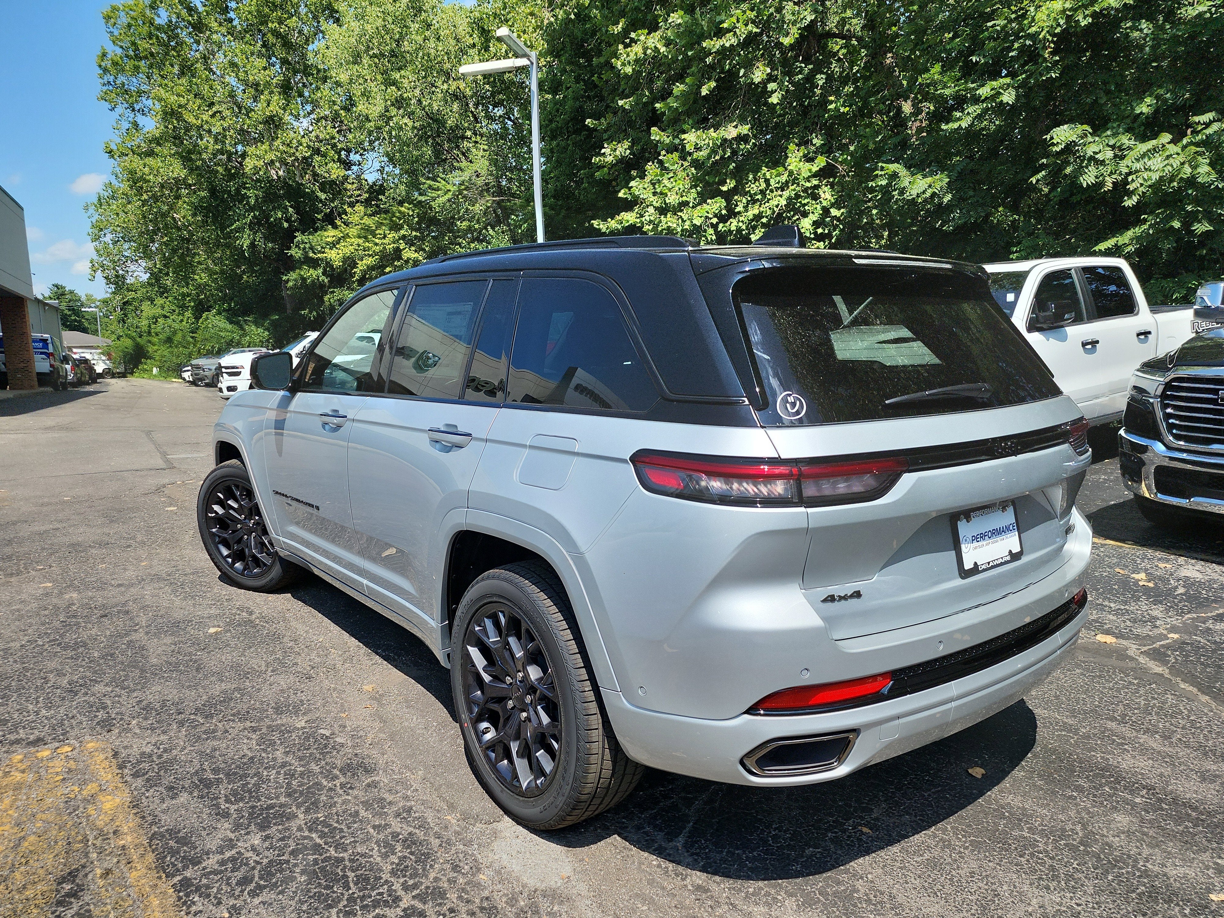 2025 Jeep Grand Cherokee Summit