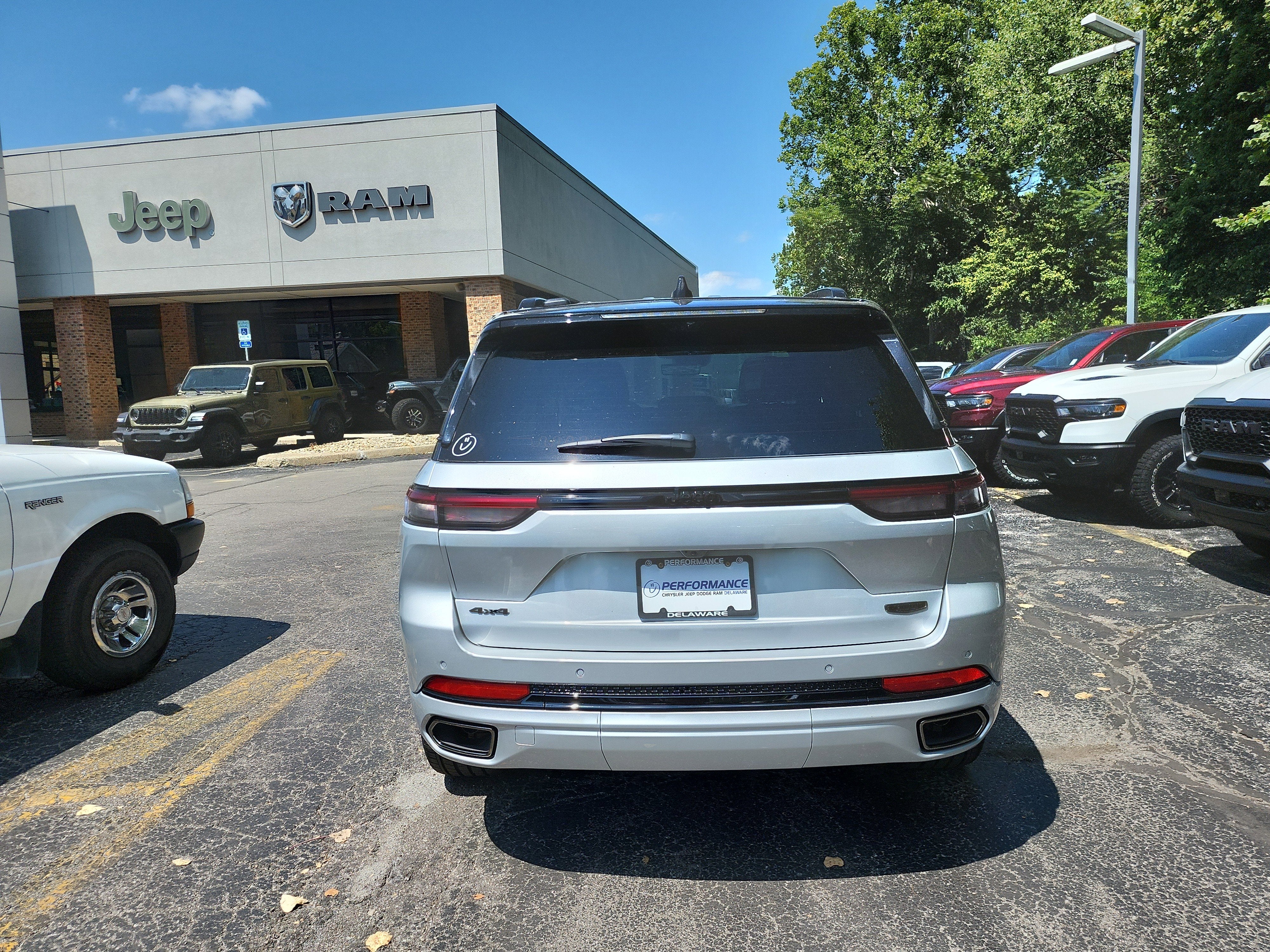 2025 Jeep Grand Cherokee Summit