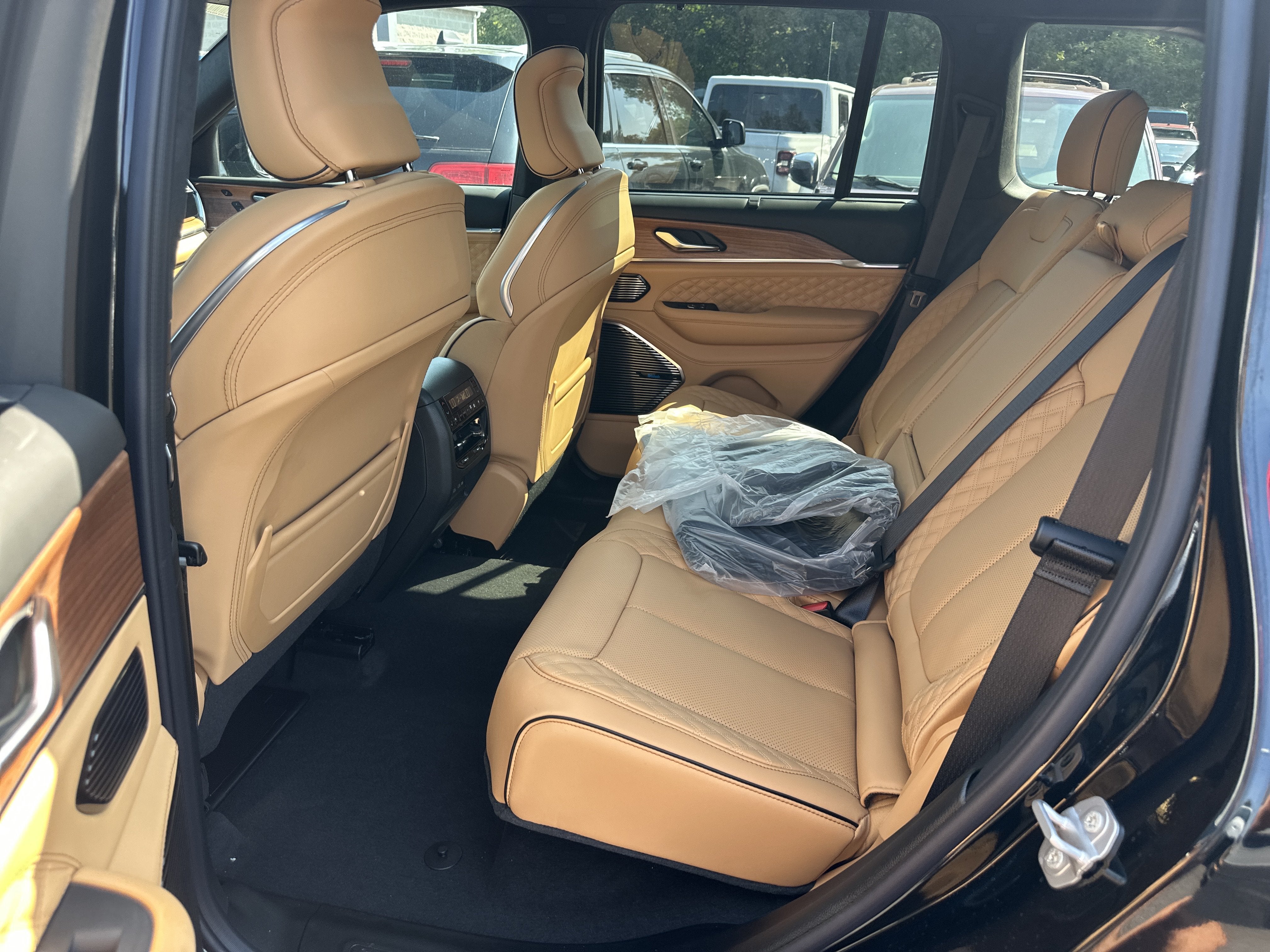 2027 Jeep Grand Cherokee Summit