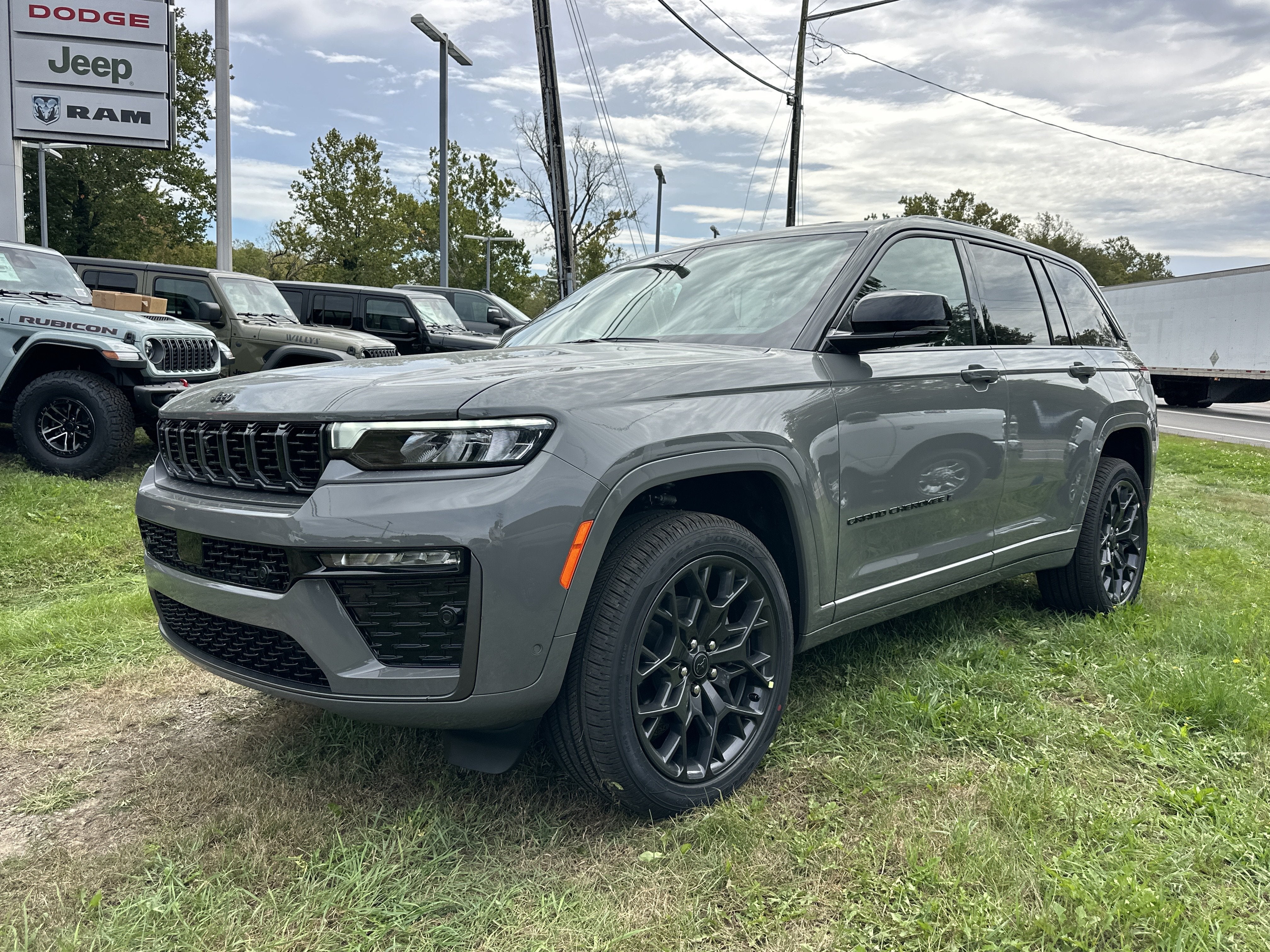 2027 Jeep Grand Cherokee Summit