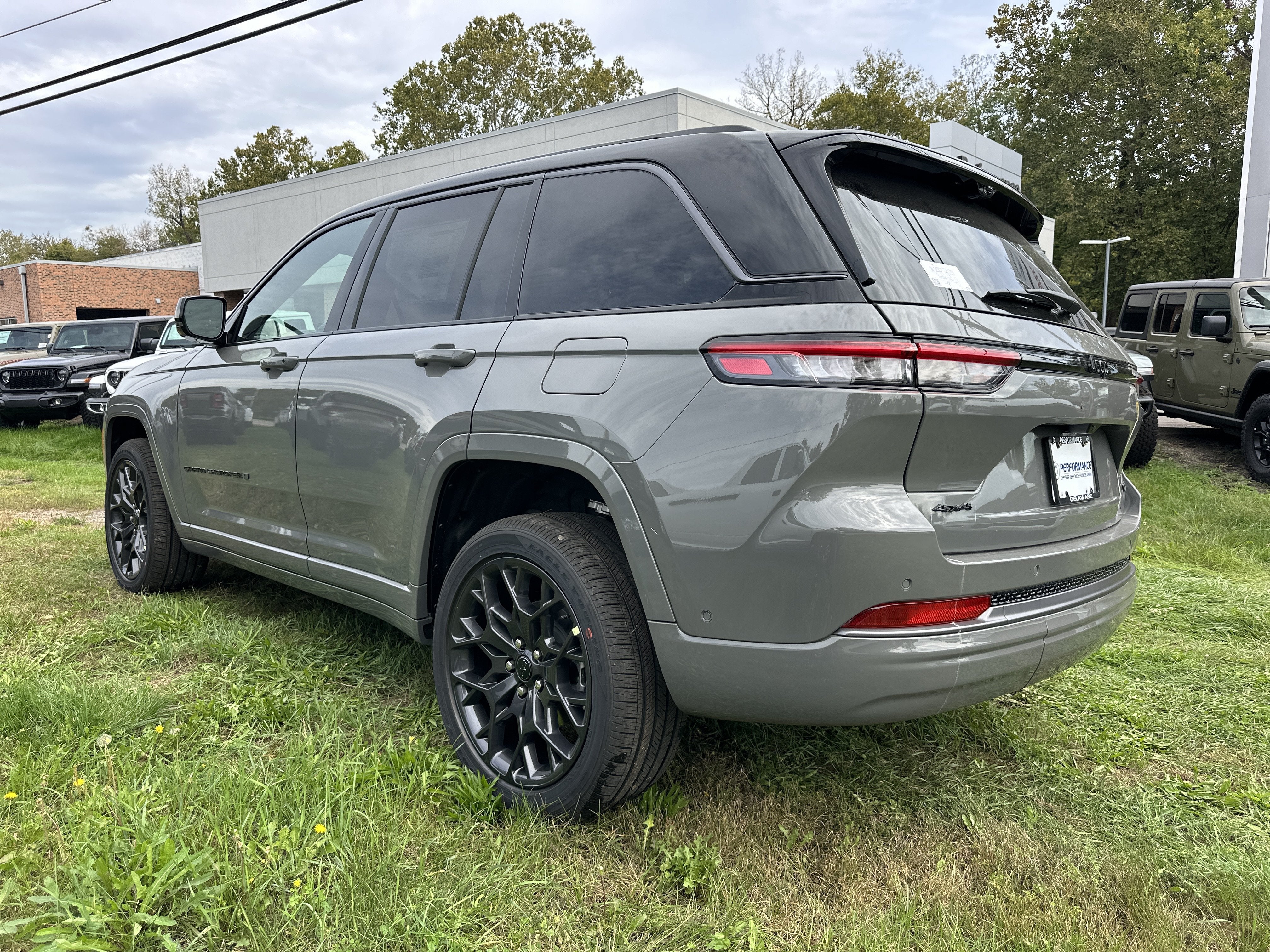 2027 Jeep Grand Cherokee Summit
