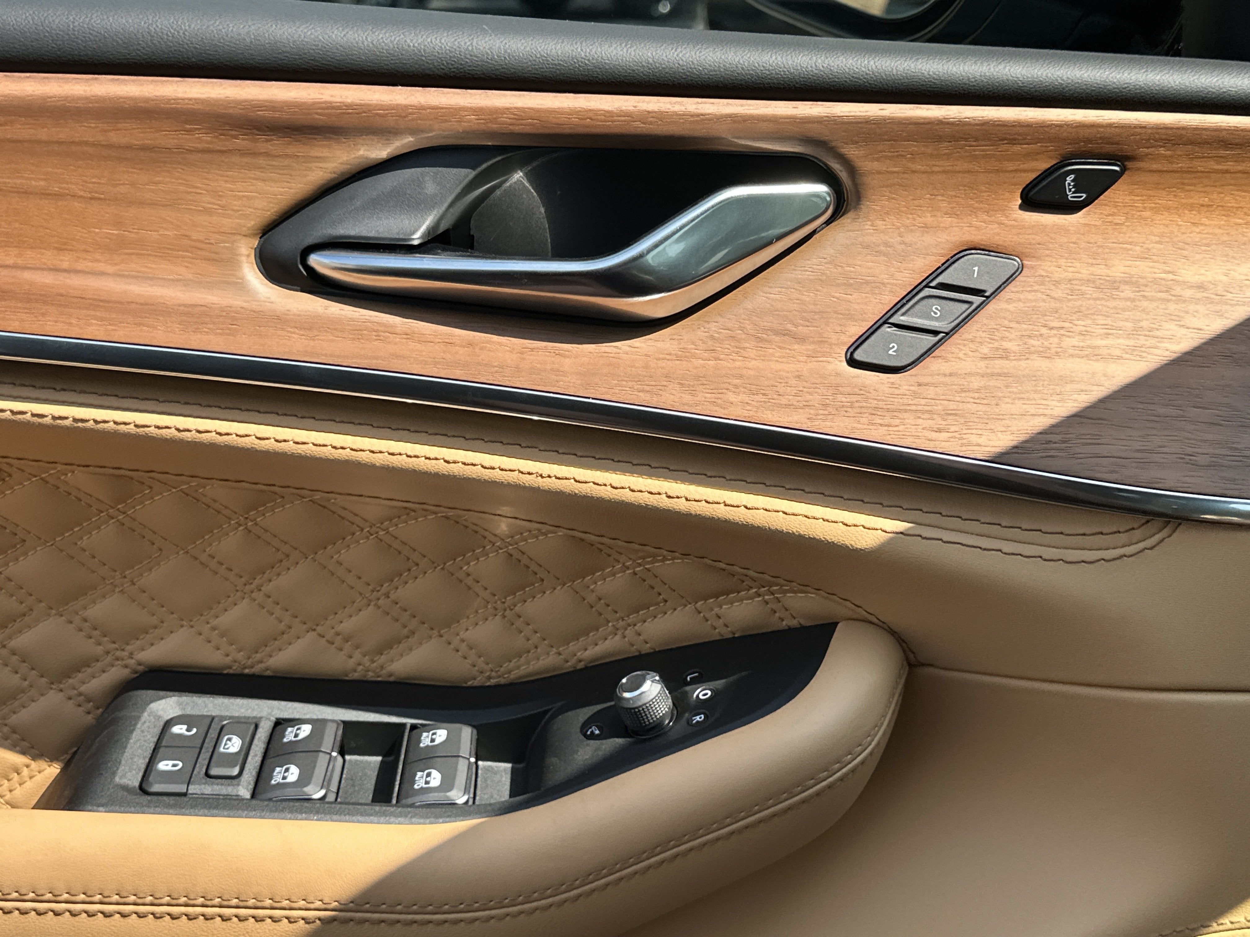 2027 Jeep Grand Cherokee Summit