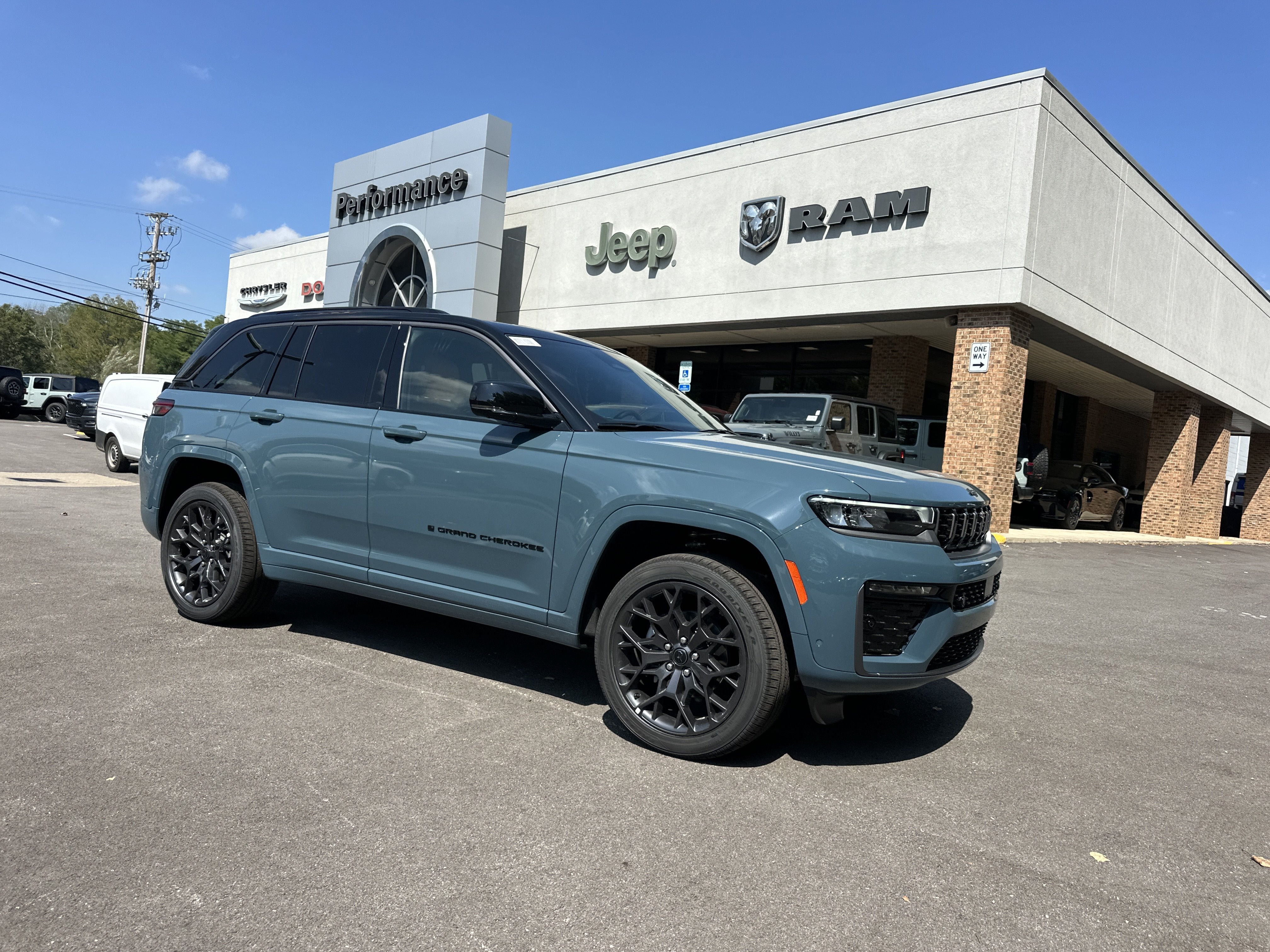 2027 Jeep Grand Cherokee Summit