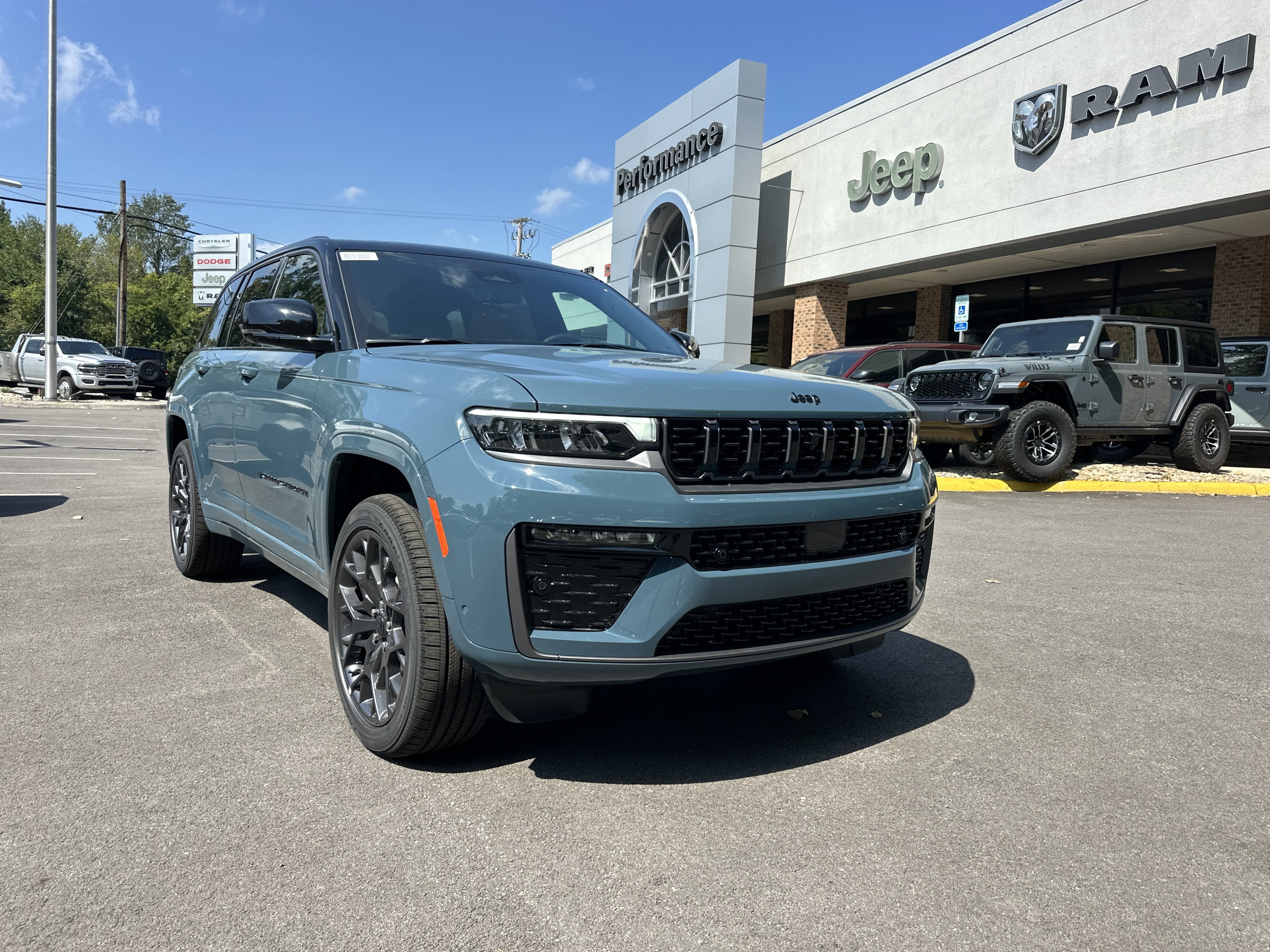 2027 Jeep Grand Cherokee Summit