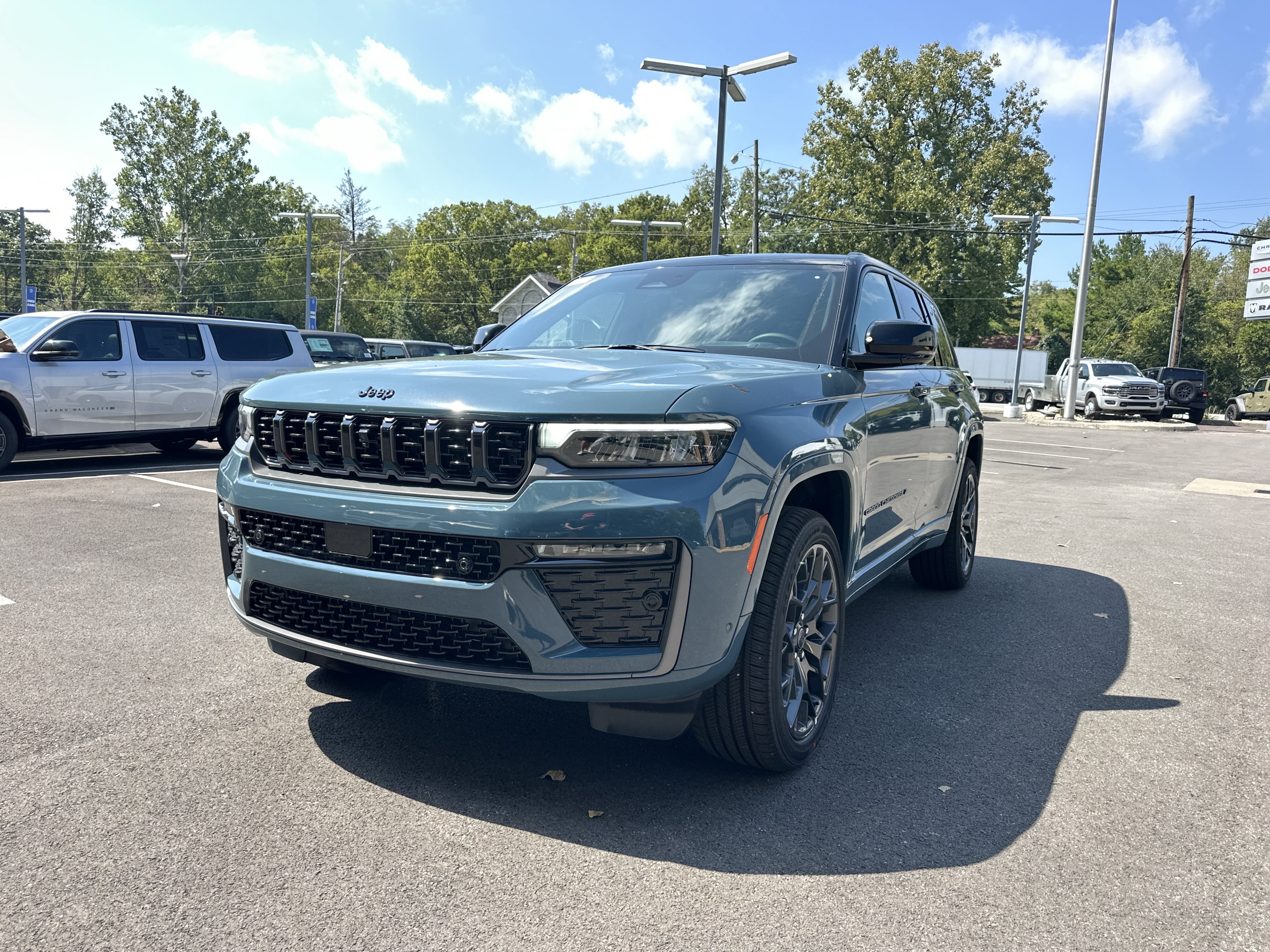 2027 Jeep Grand Cherokee Summit