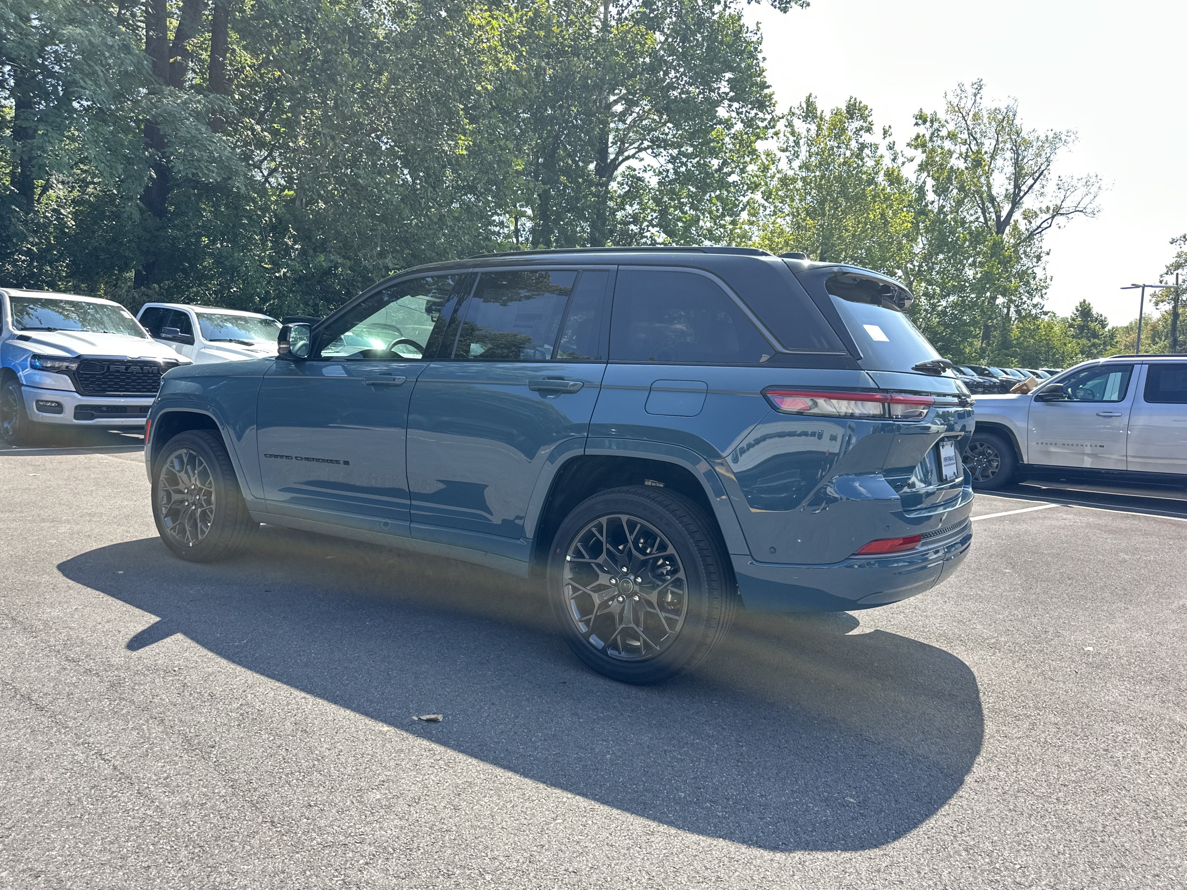 2027 Jeep Grand Cherokee Summit