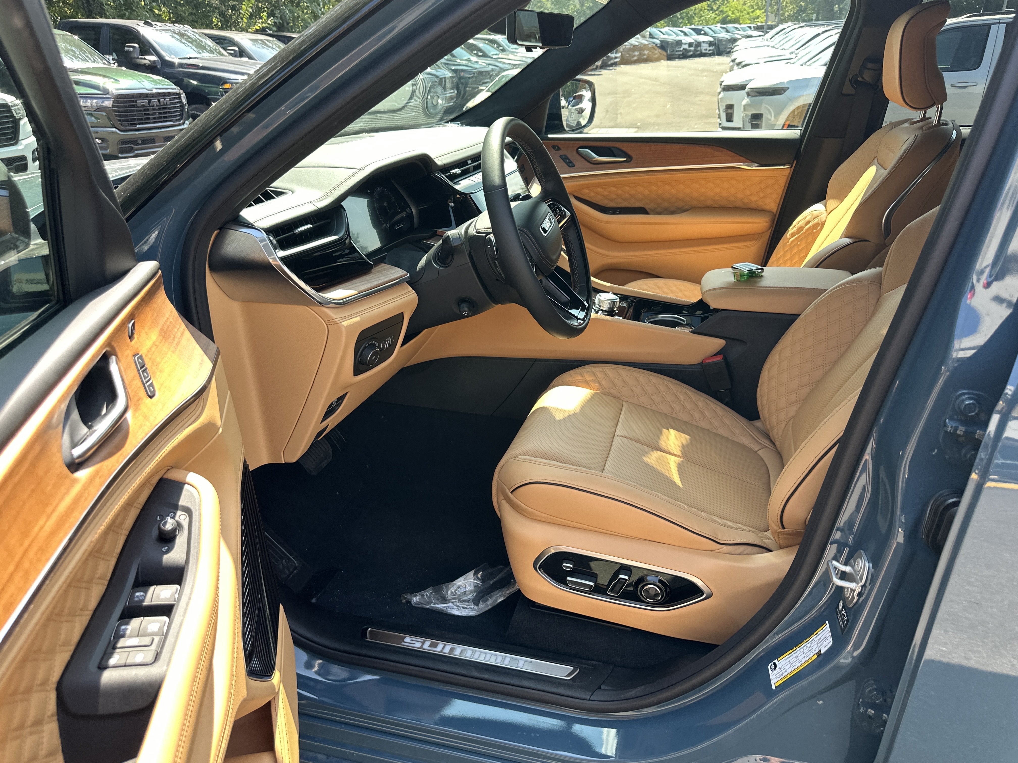 2027 Jeep Grand Cherokee Summit