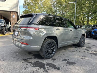 2027 Jeep Grand Cherokee Summit