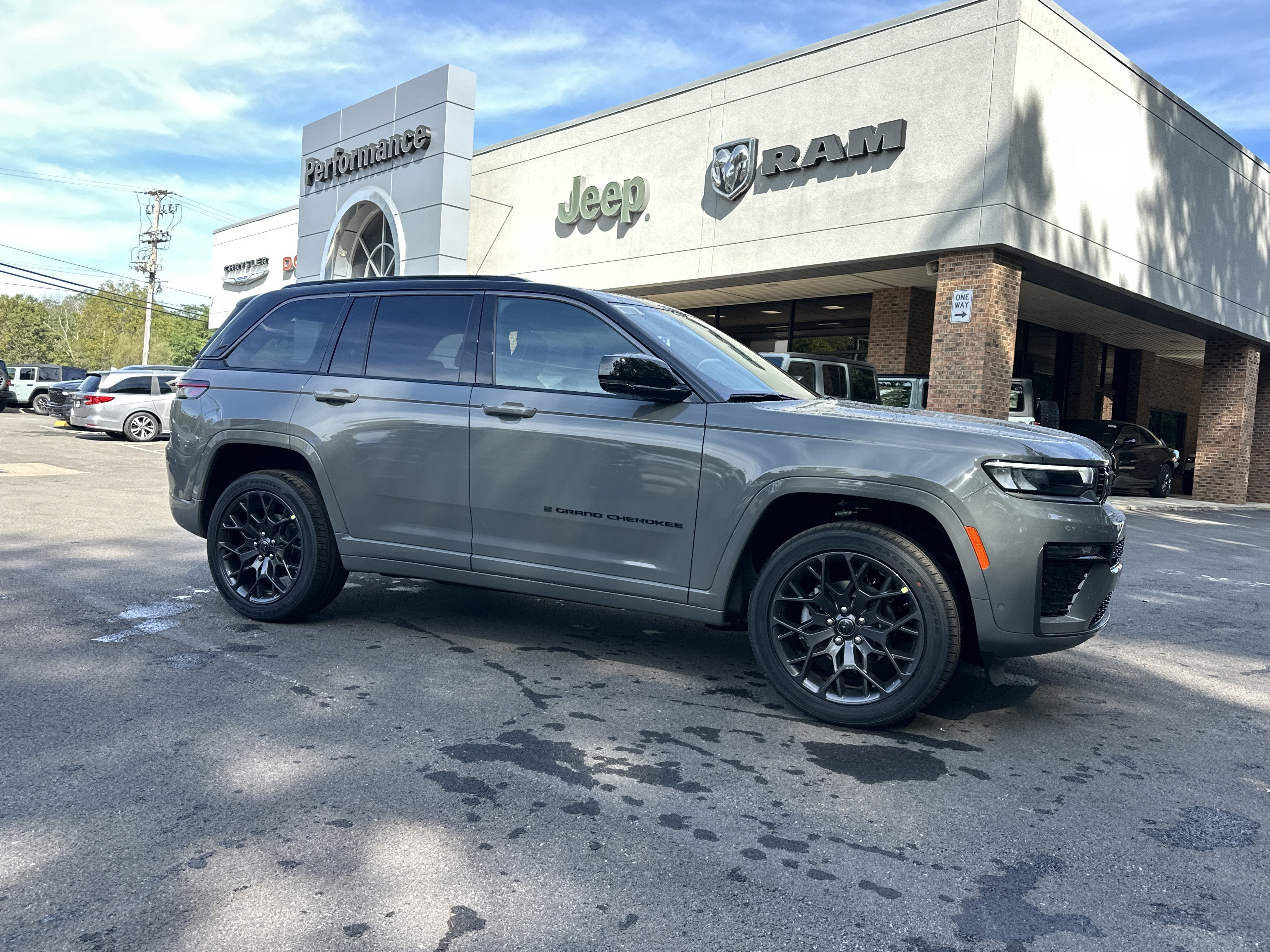 2027 Jeep Grand Cherokee Summit