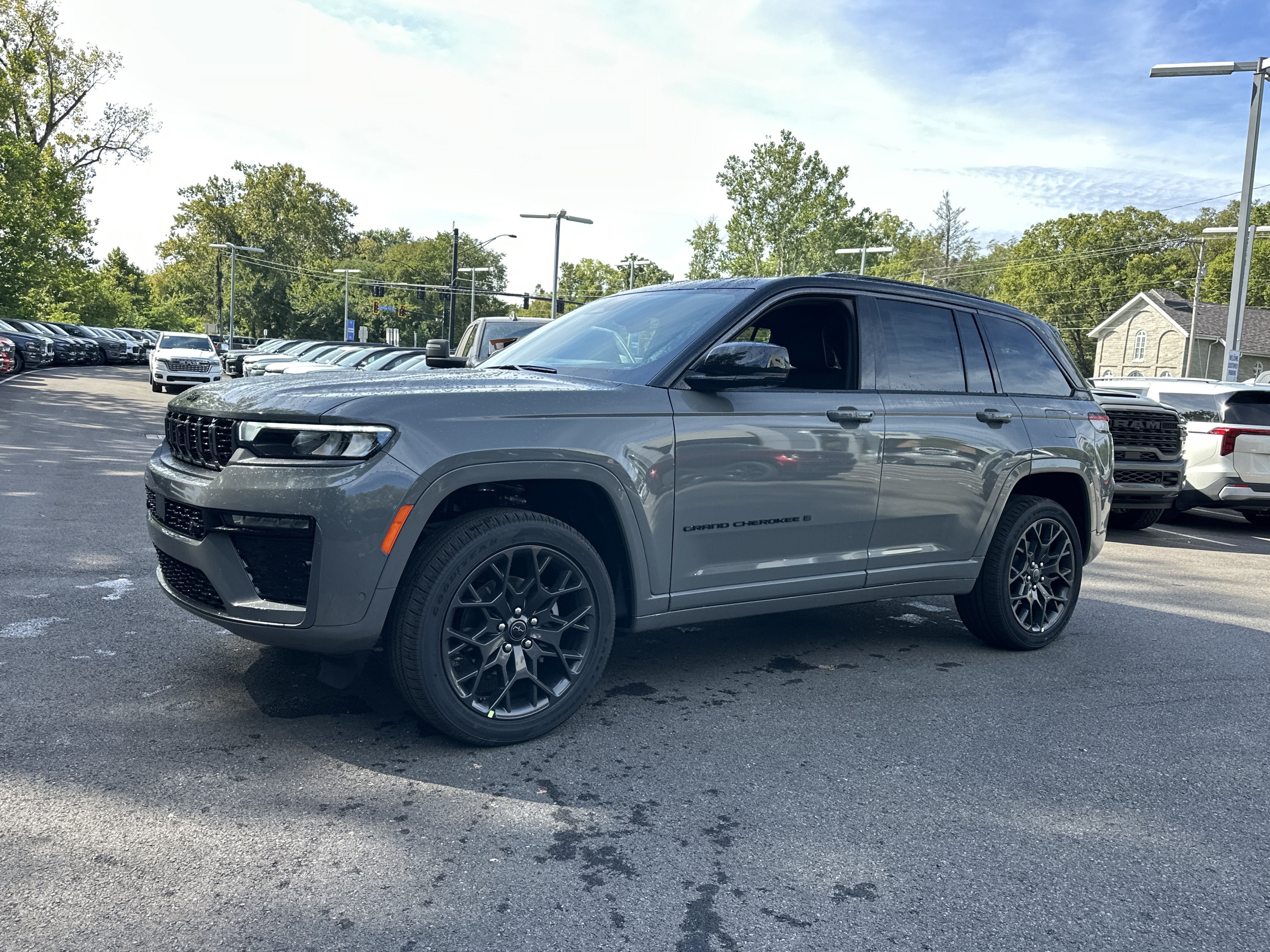 2027 Jeep Grand Cherokee Summit
