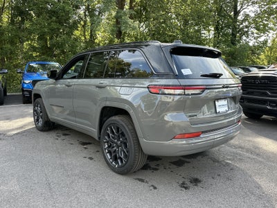 2027 Jeep Grand Cherokee Summit
