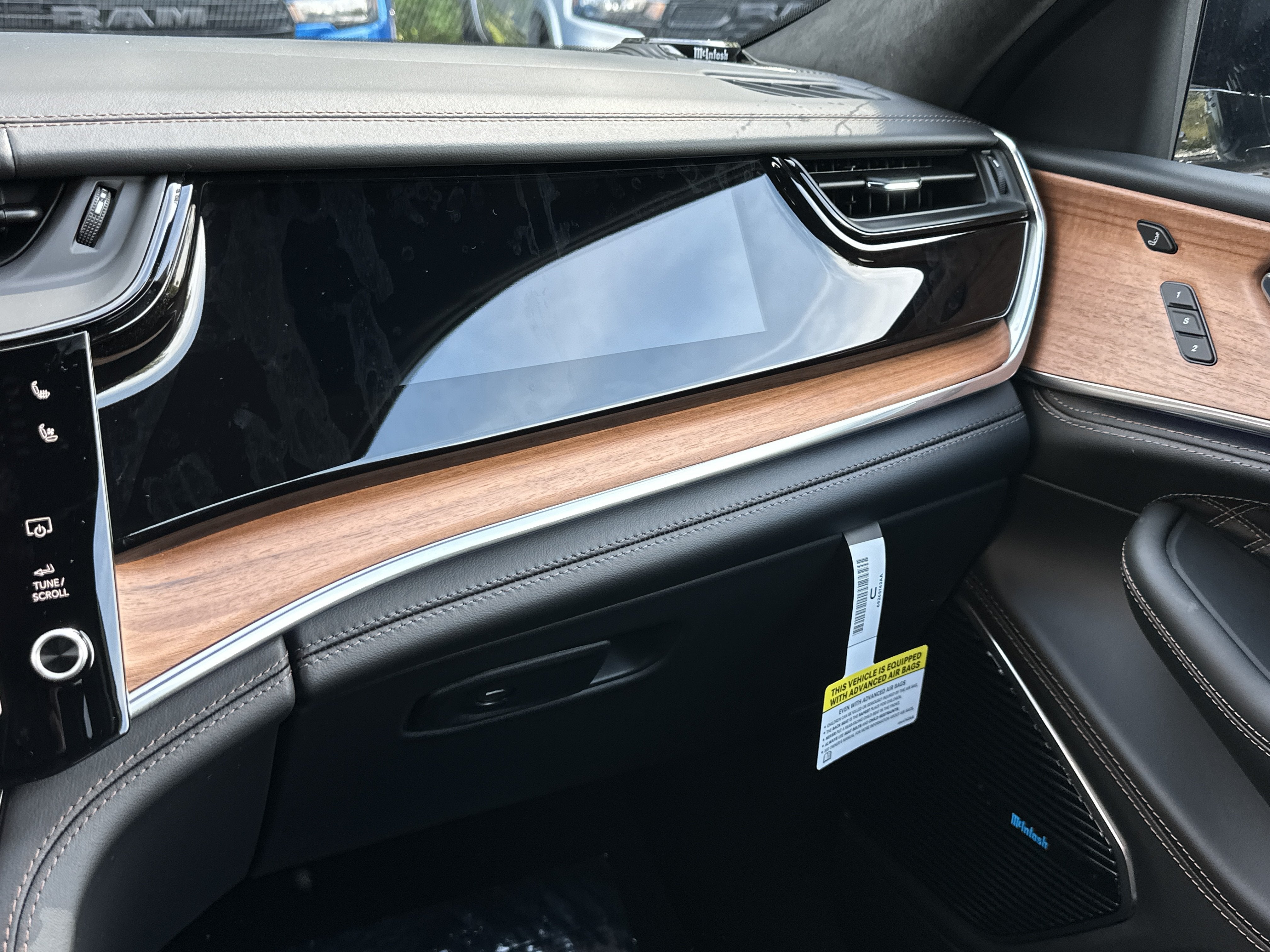 2027 Jeep Grand Cherokee Summit