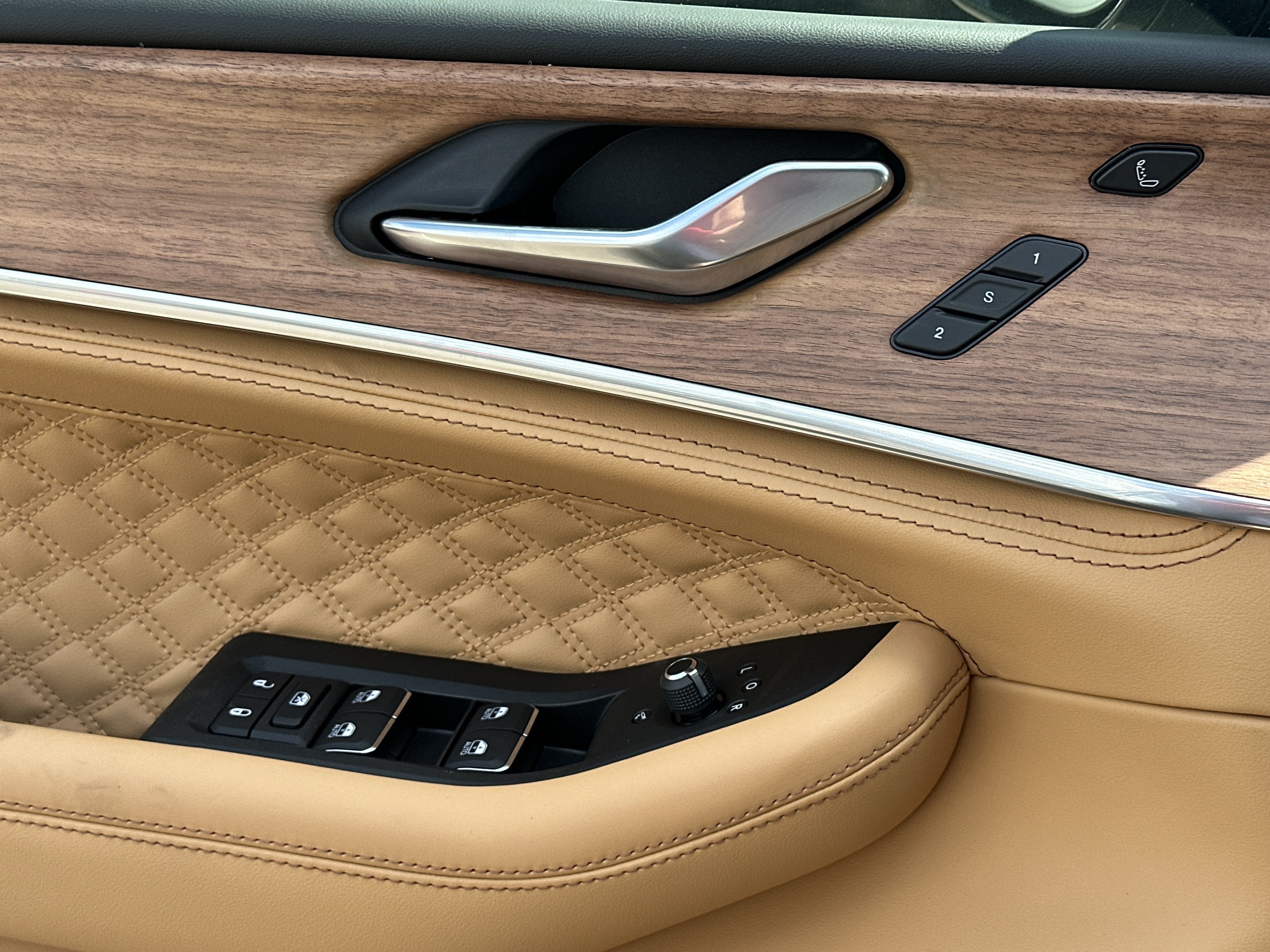 2027 Jeep Grand Cherokee Summit