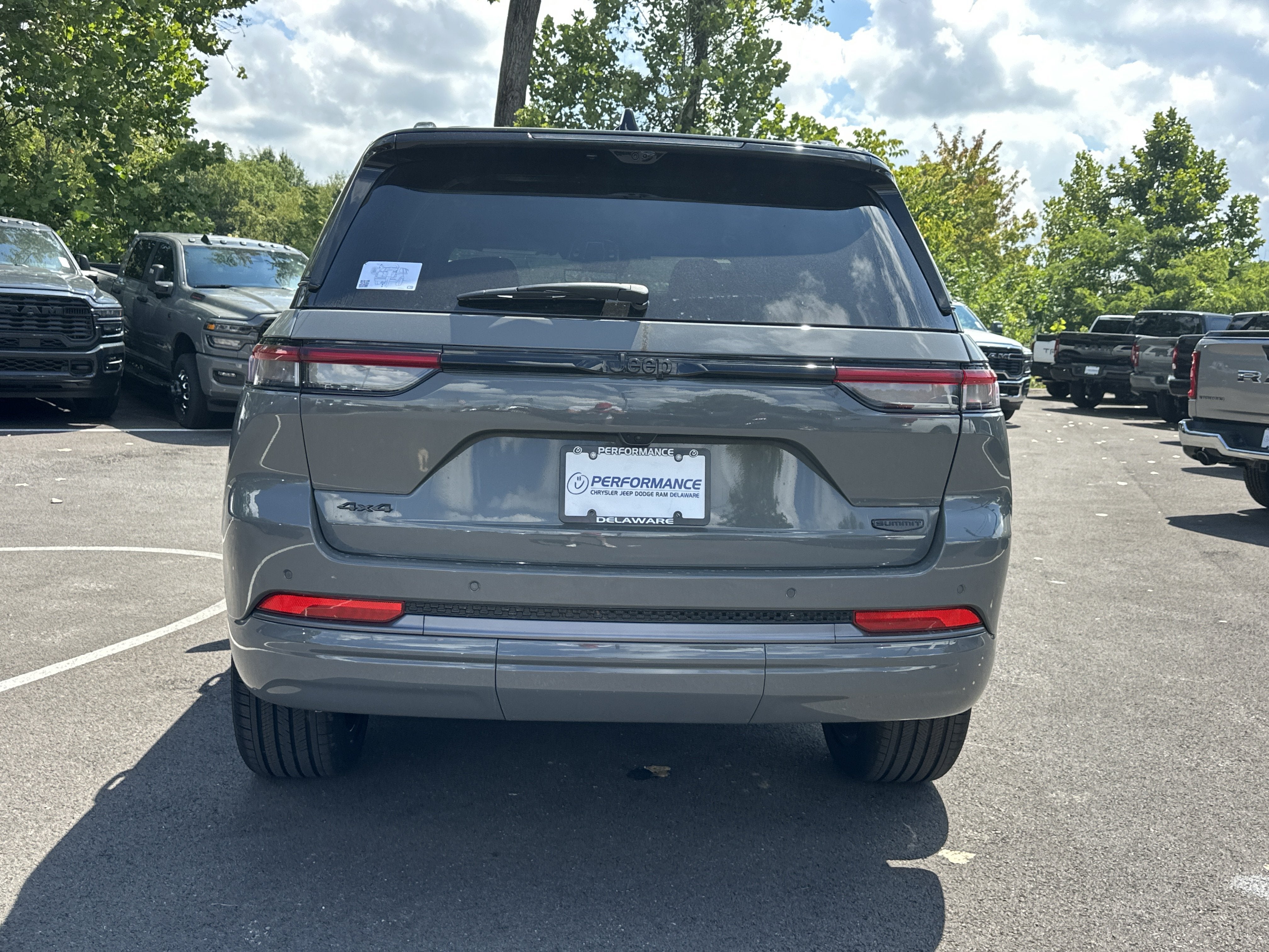 2027 Jeep Grand Cherokee Summit